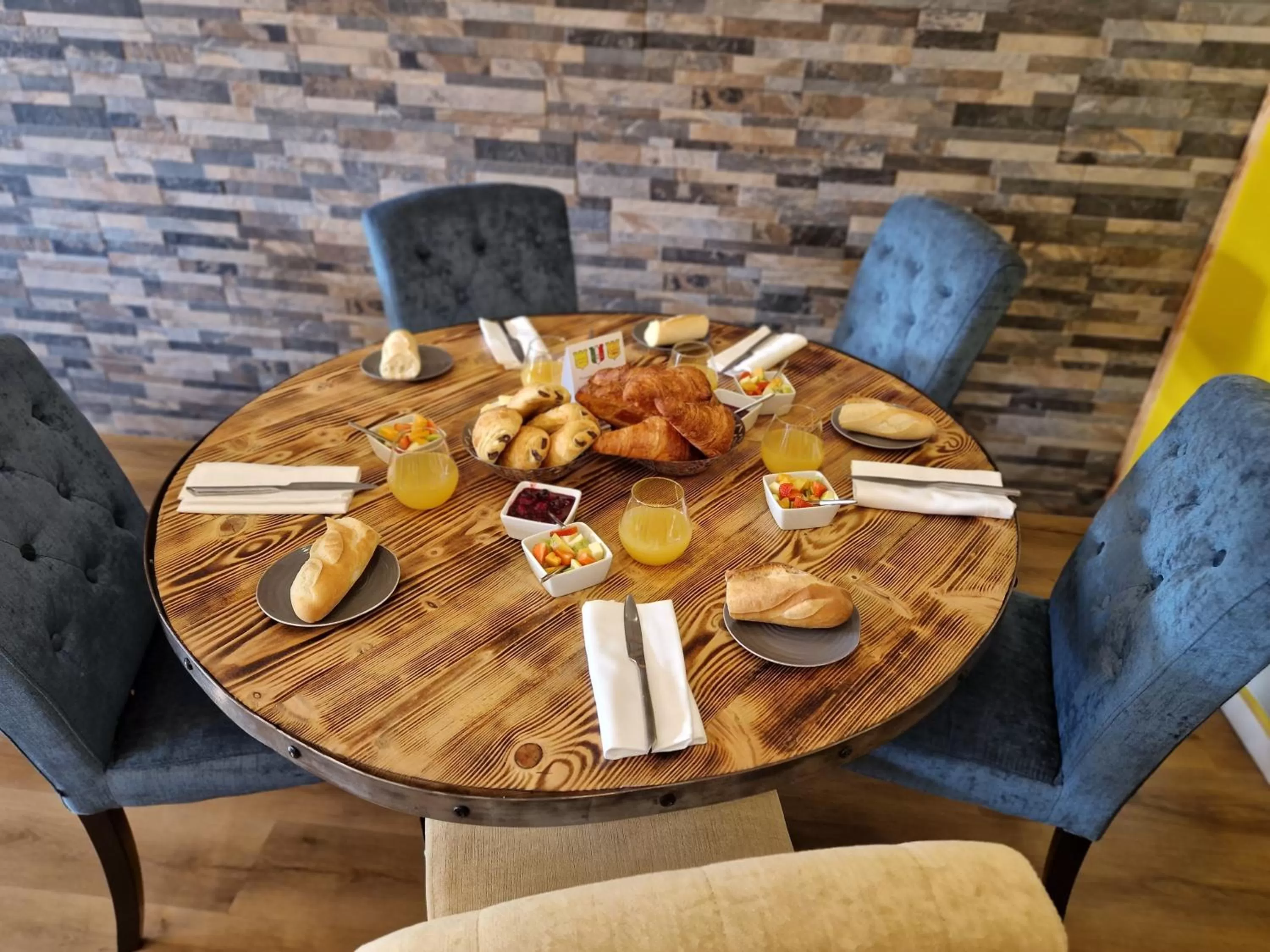 Breakfast in Castello