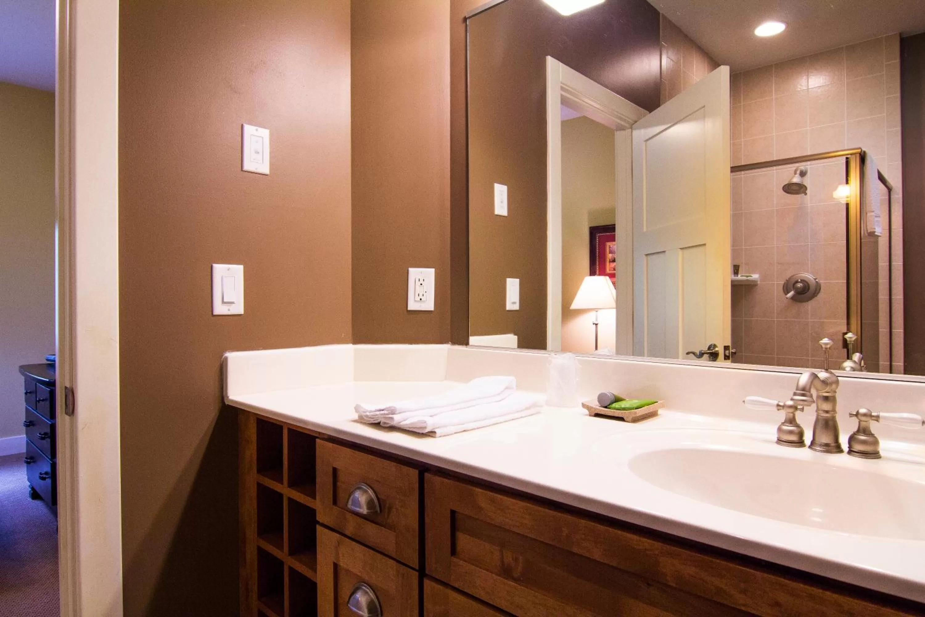 Bathroom in Larsmont Cottages
