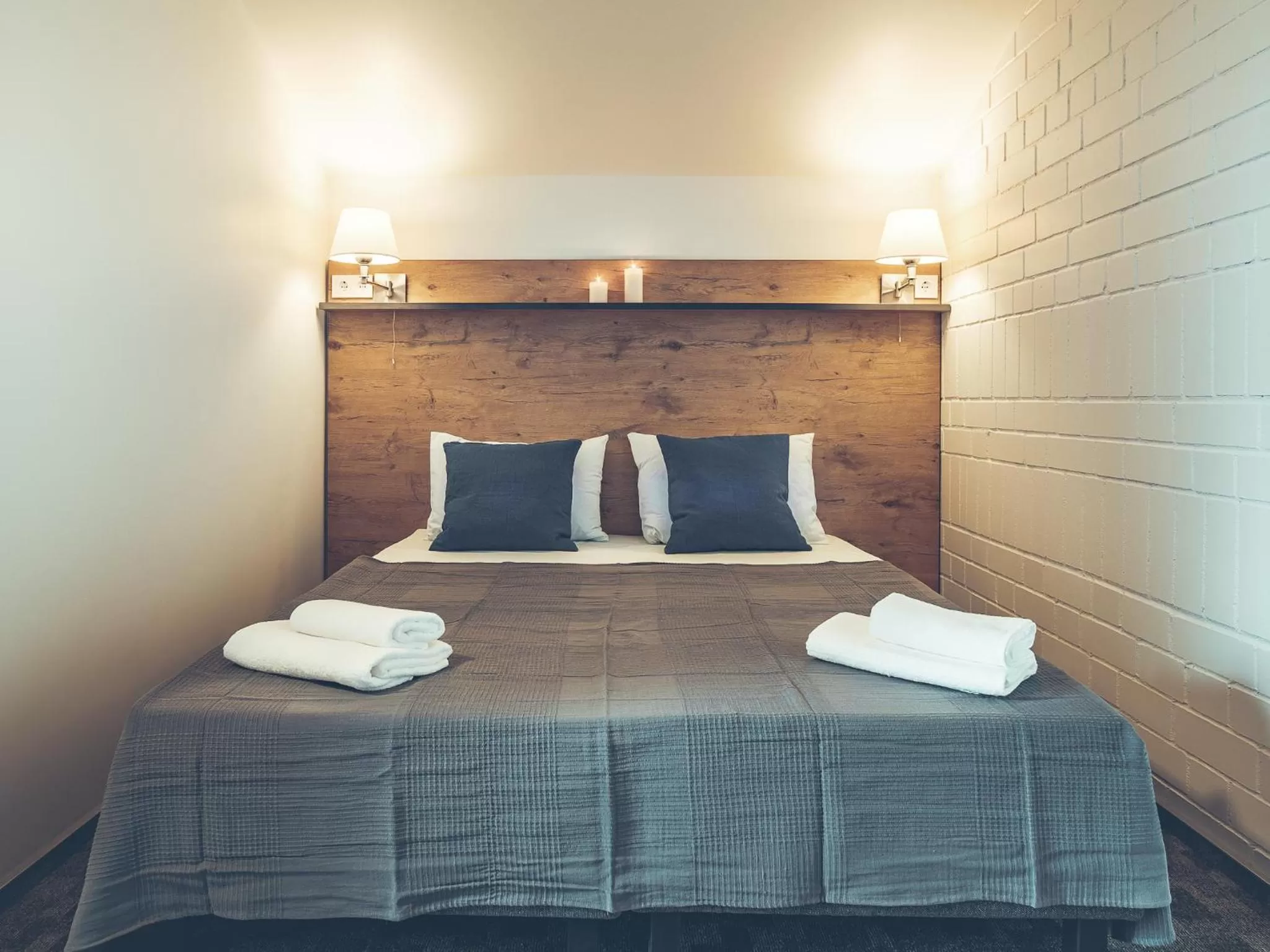 Bed in SELF CHECK-IN Hotel Railway Apartments