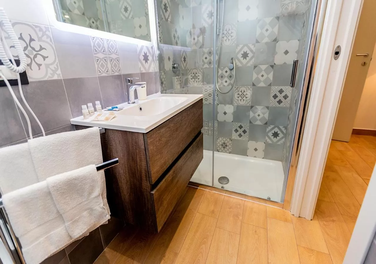 Bathroom in B&B Vico Milano 18