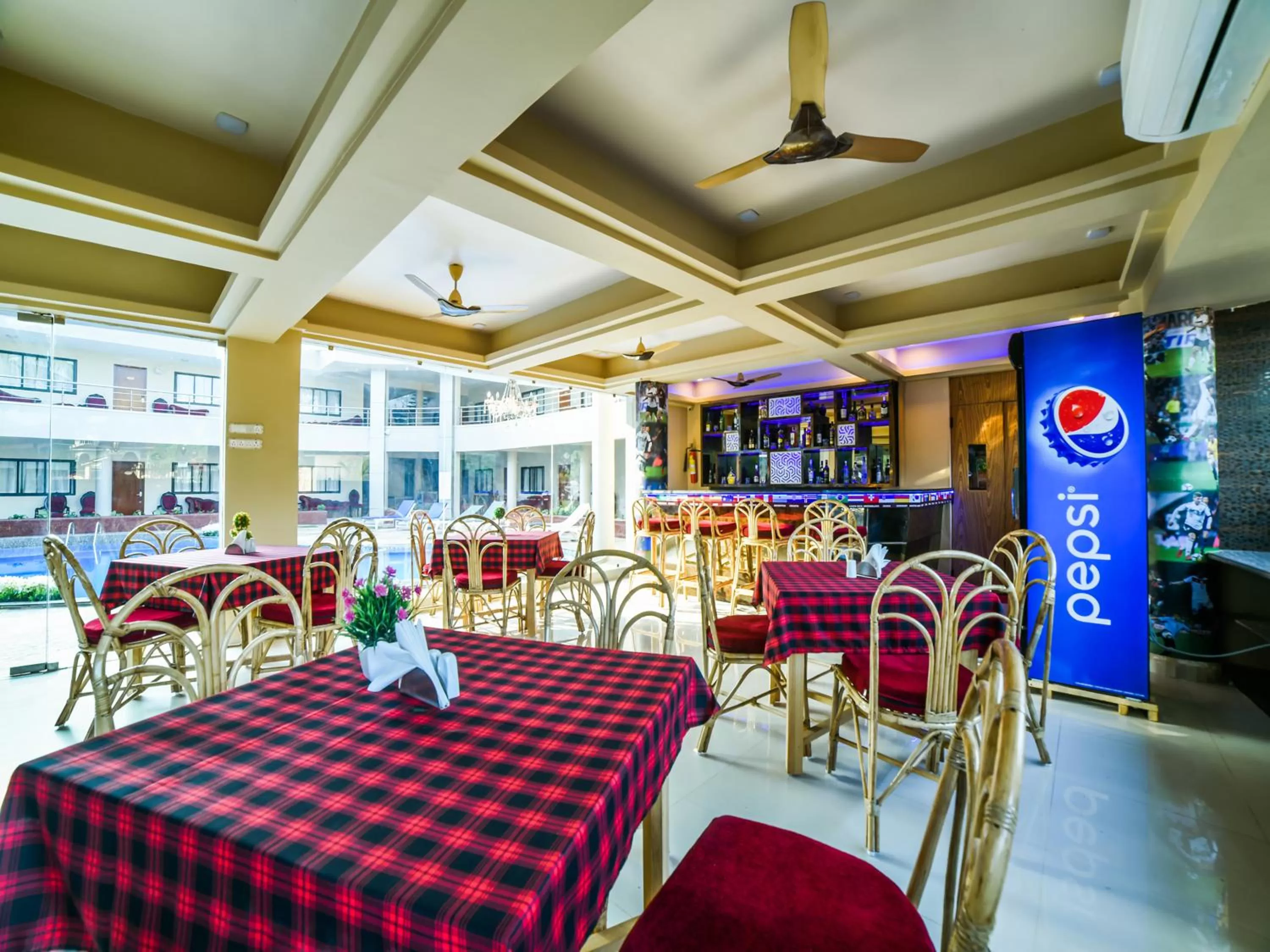Restaurant/places to eat in The Center Court Resort & Spa