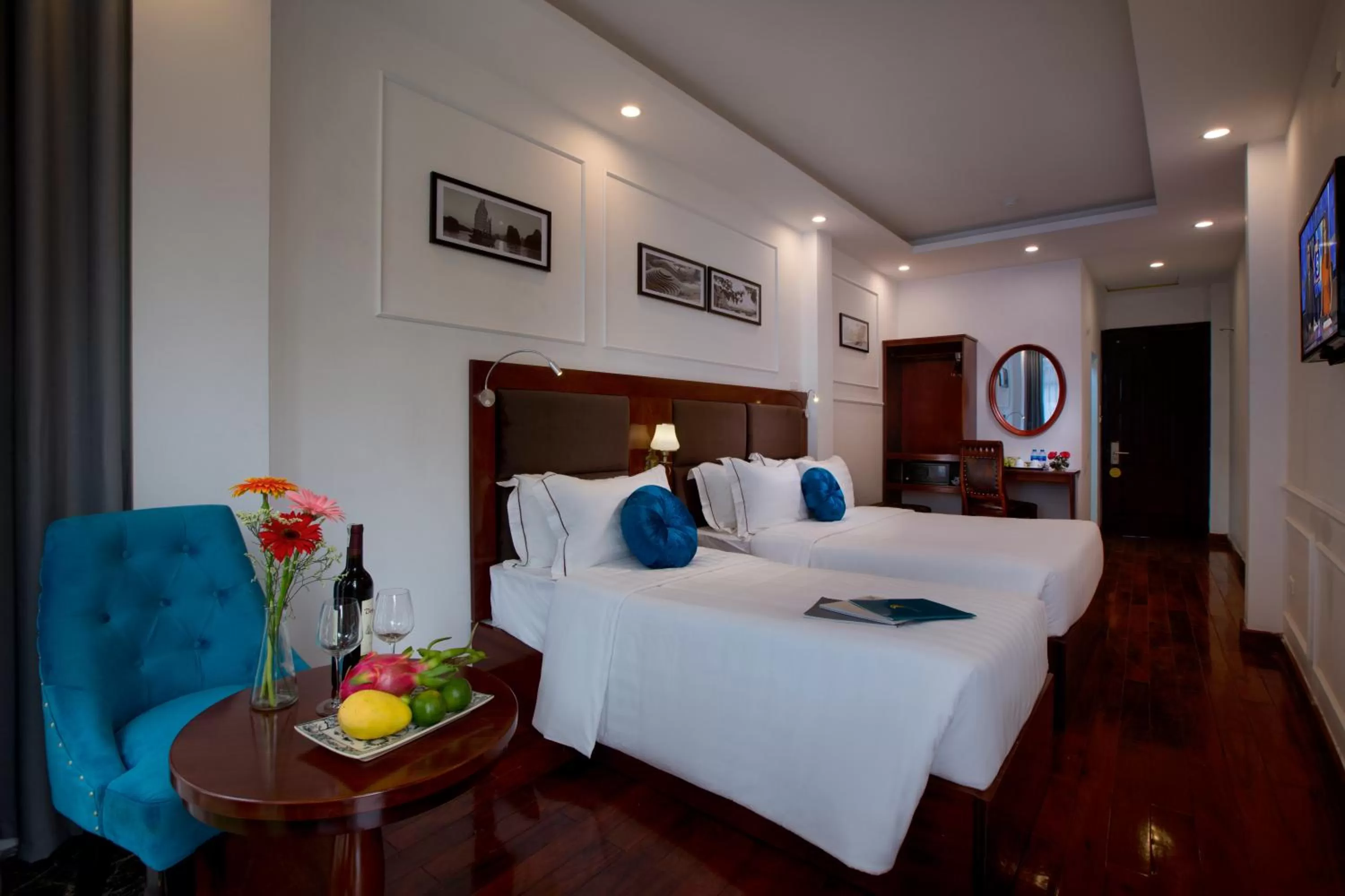 Bedroom in Antique Angel Hotel