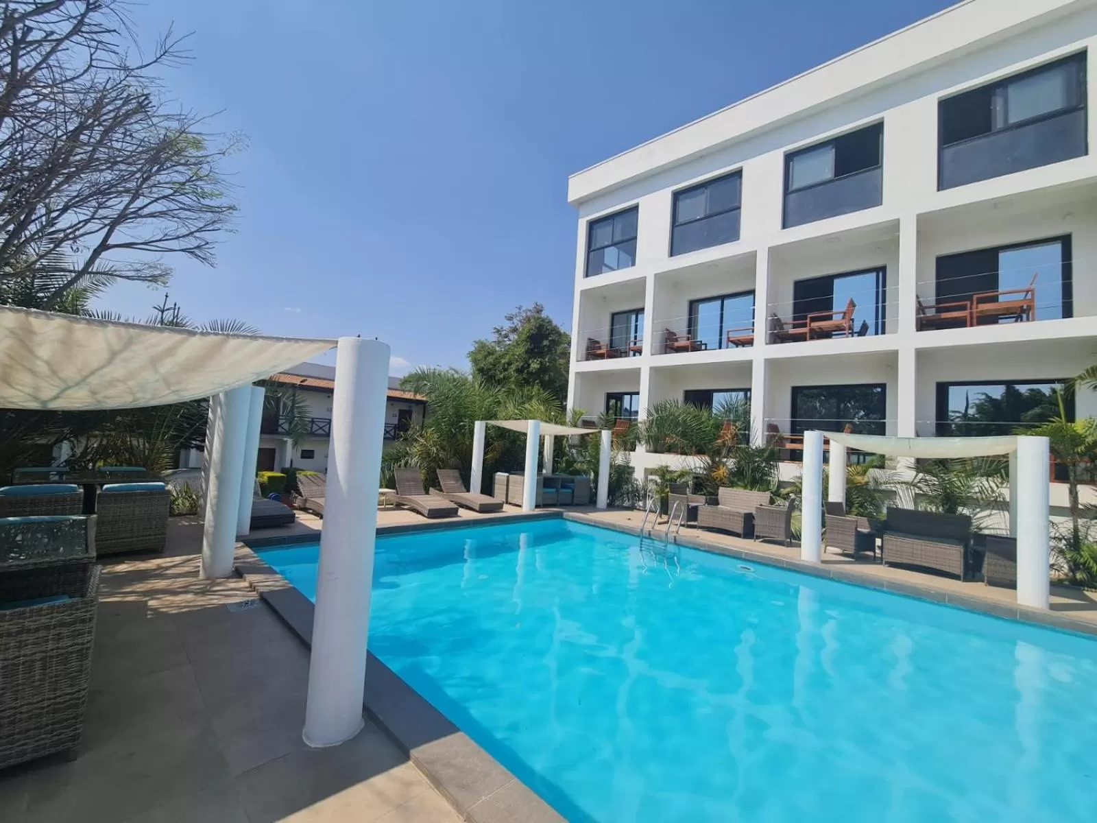 Swimming pool in Ikopa Hôtel Madagascar