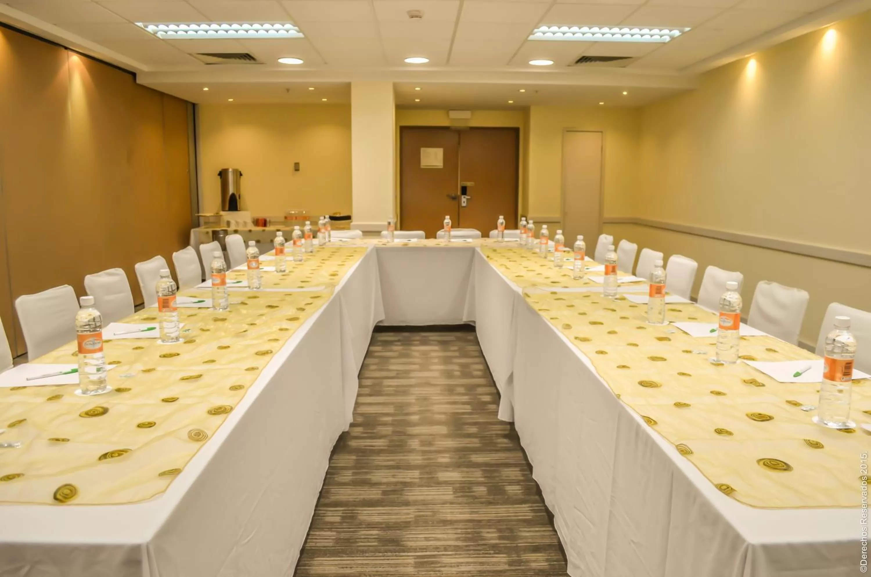 Meeting/conference room in Holiday Inn Leon-Convention Center by IHG