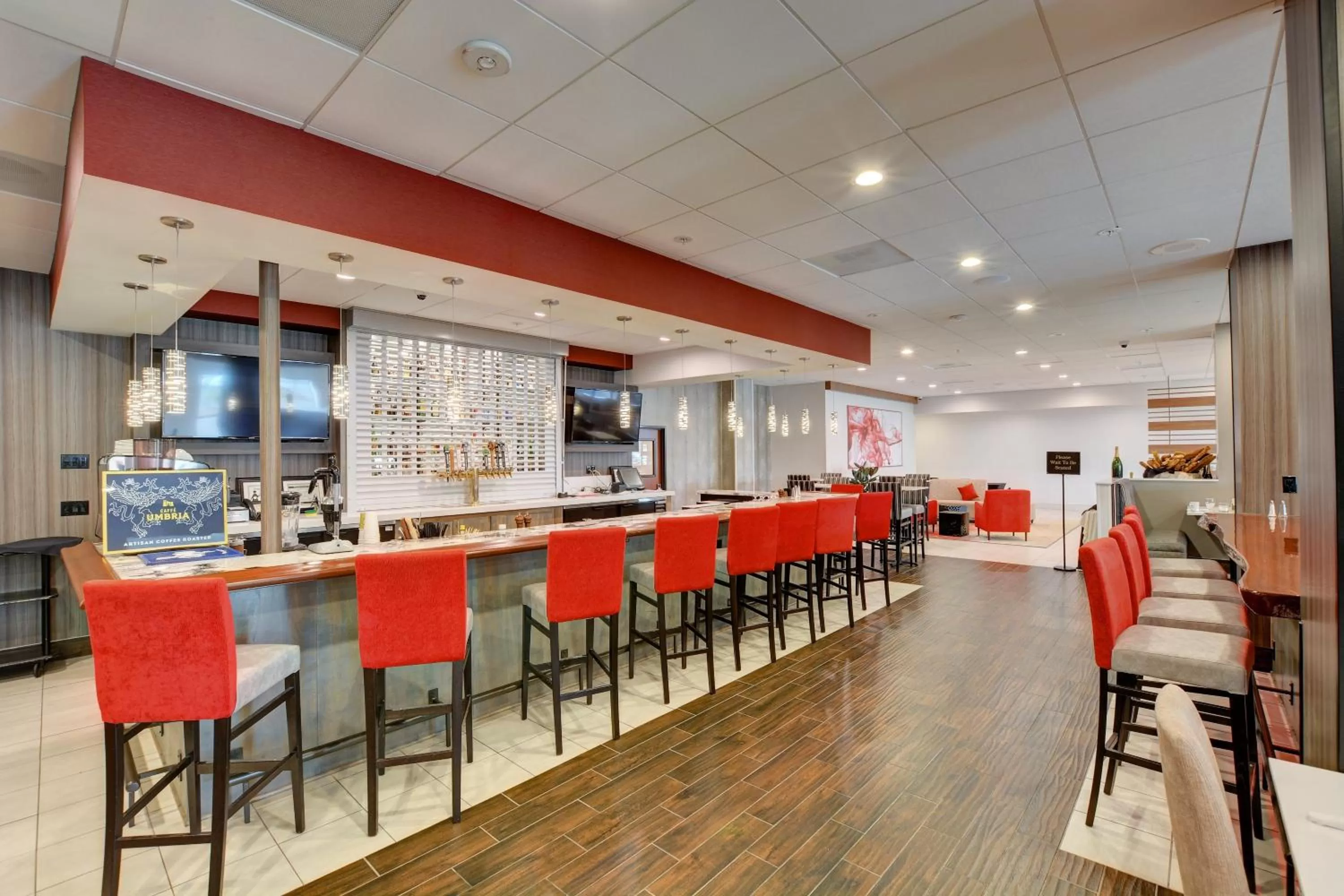 Lounge or bar in Holiday Inn - Salem by IHG