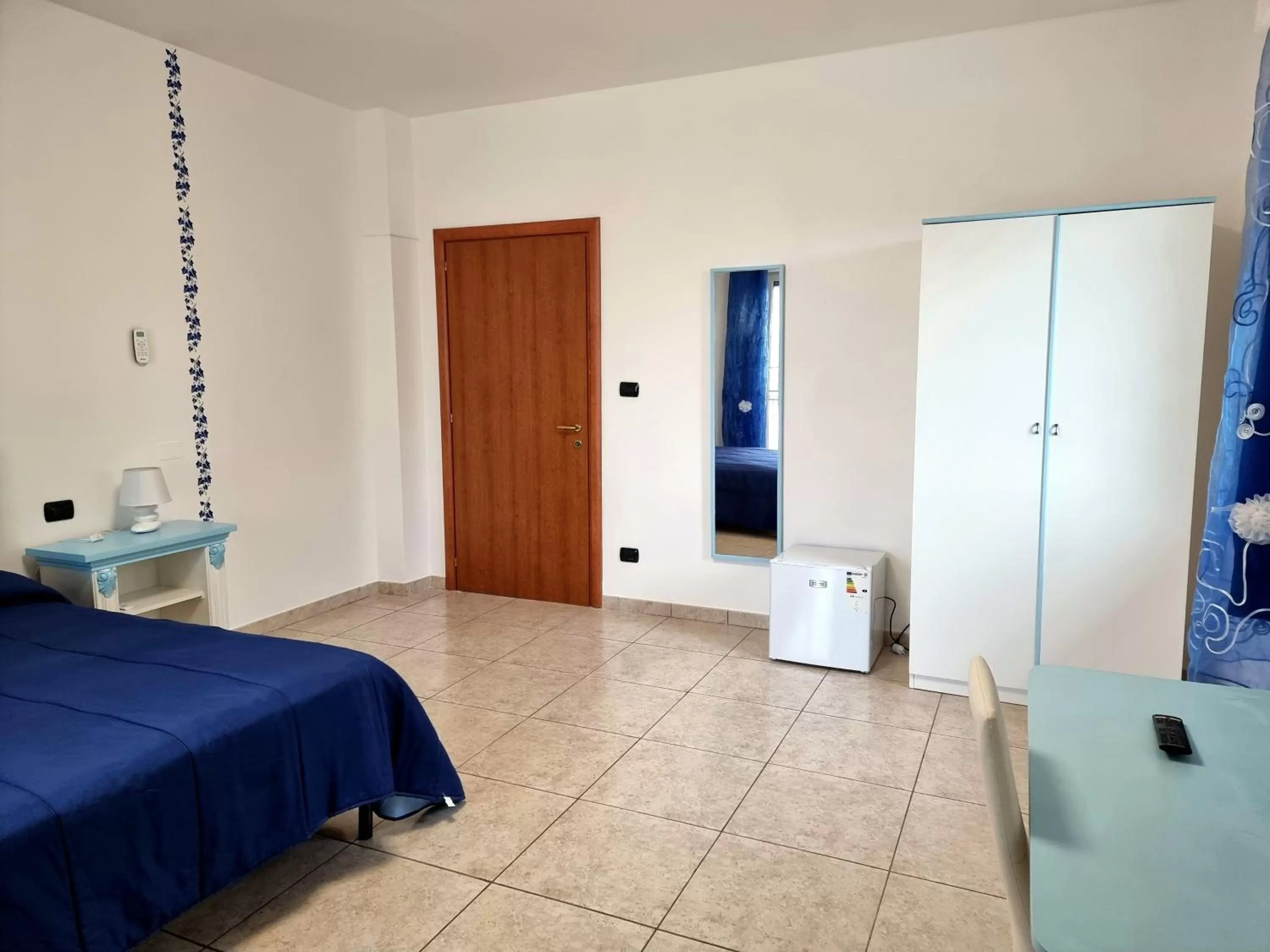 Photo of the whole room, Bed in Pepe Rosa