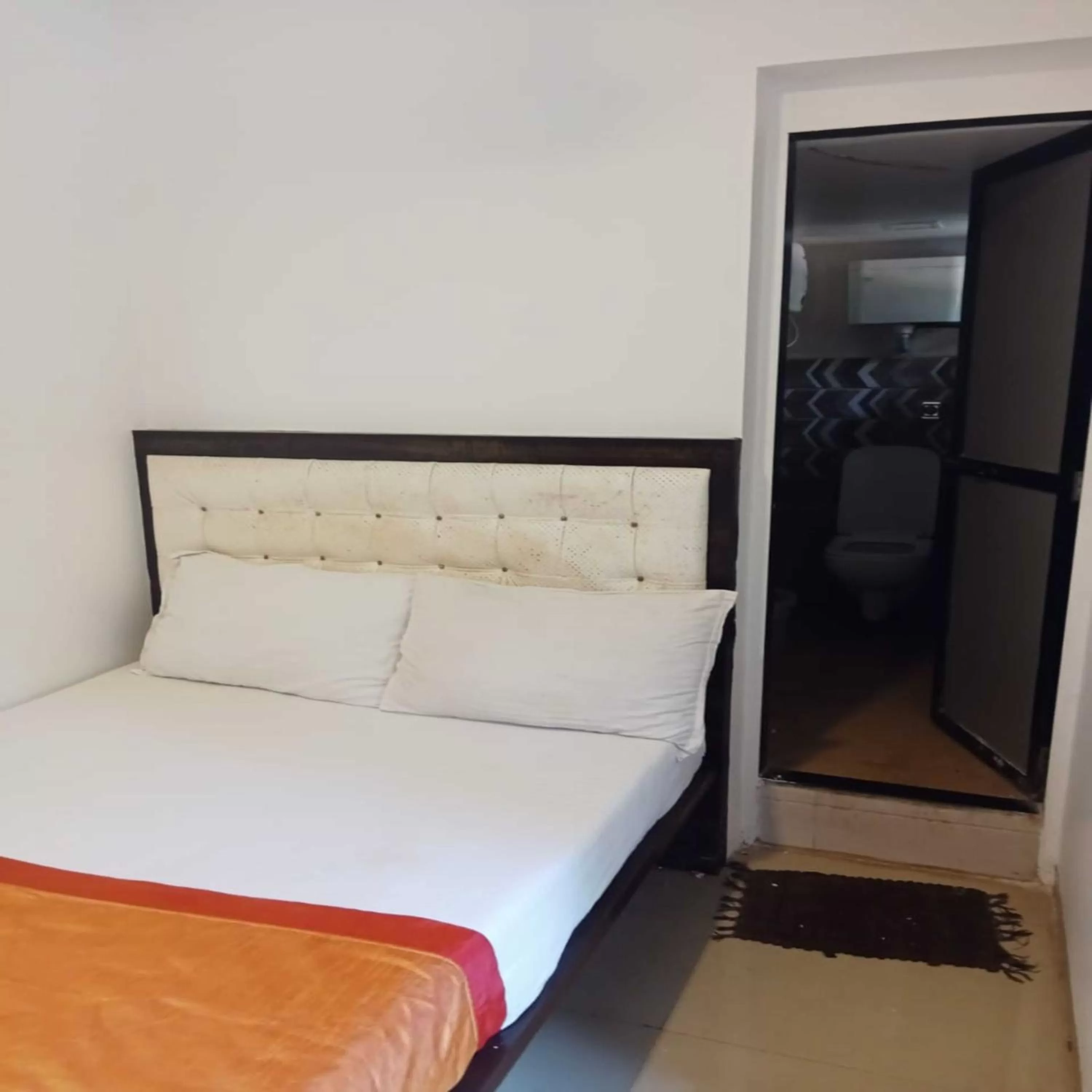 Bedroom, Bed in Hotel Borivali Executive - Near Borivali Railway Station