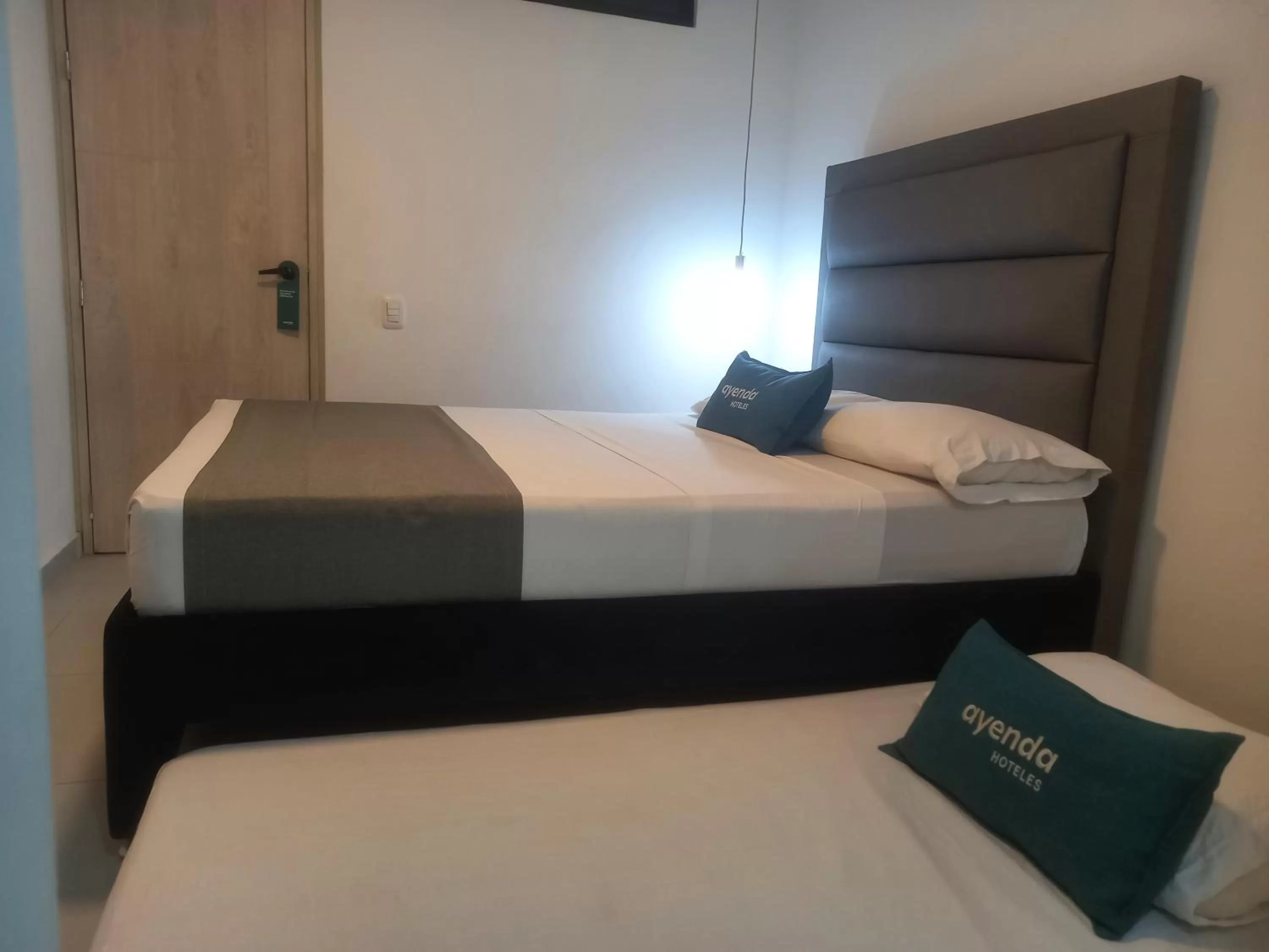 Bed in Hotel Colombia Avenida