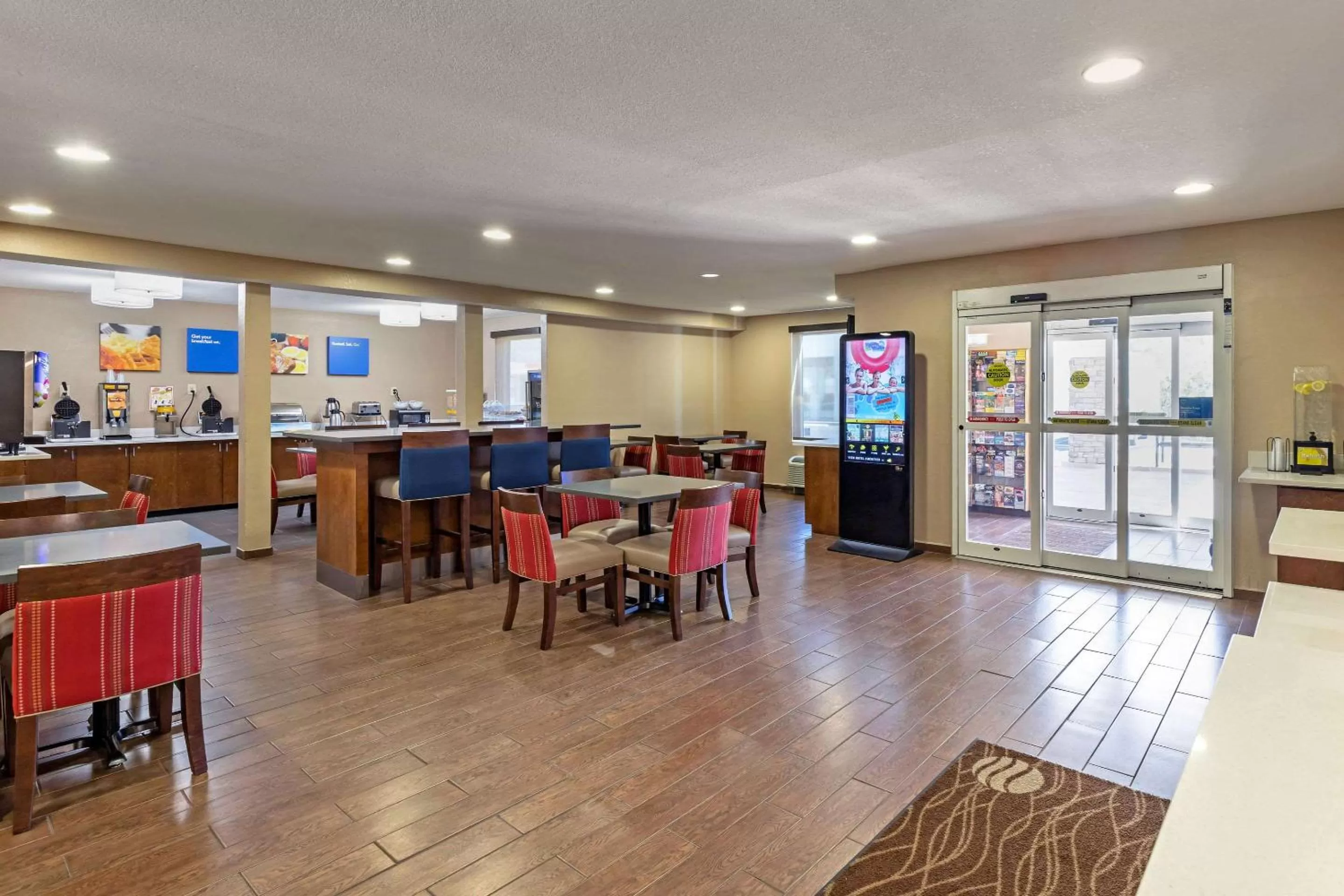 Restaurant/places to eat in Comfort Inn N Myrtle Beach Barefoot Landing