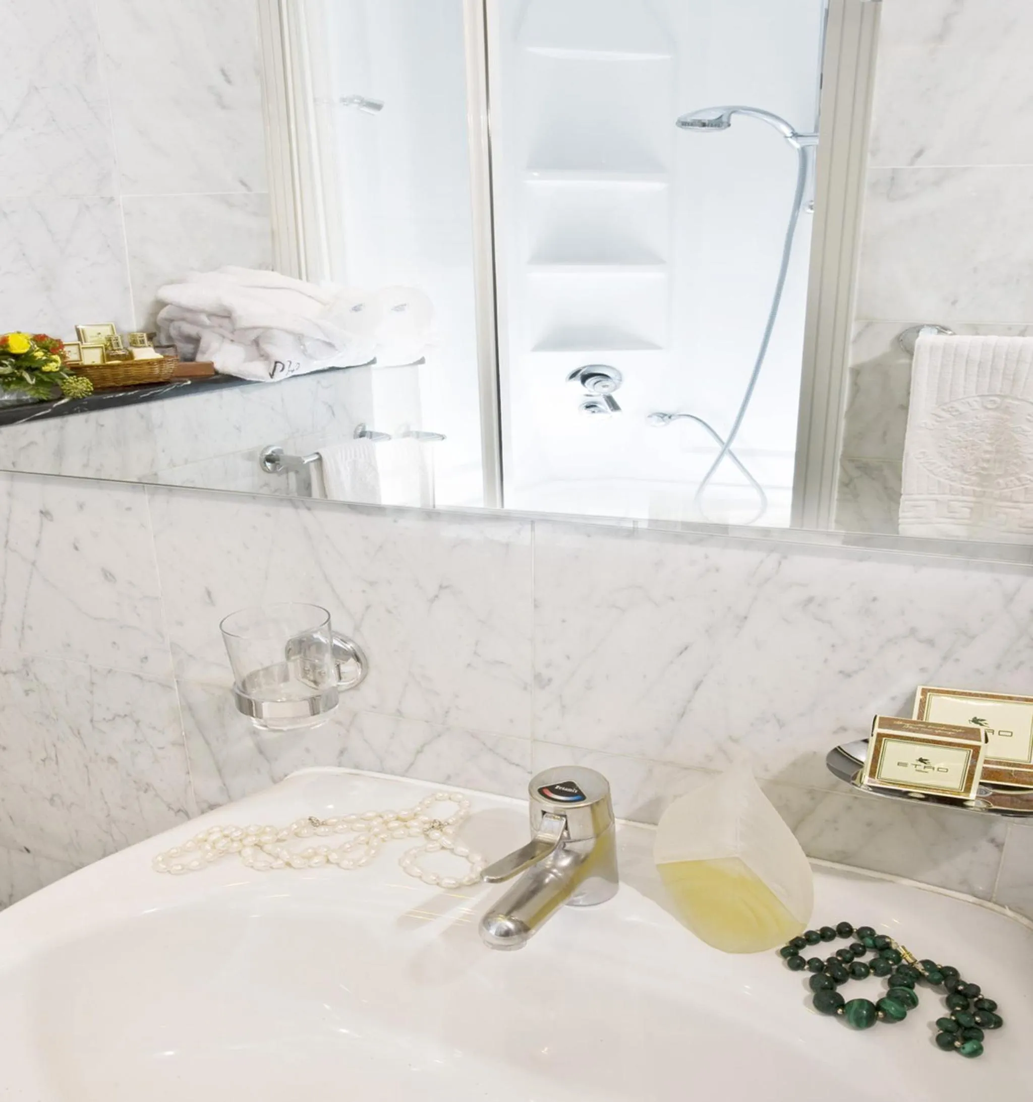 Bathroom in Hotel Savoy