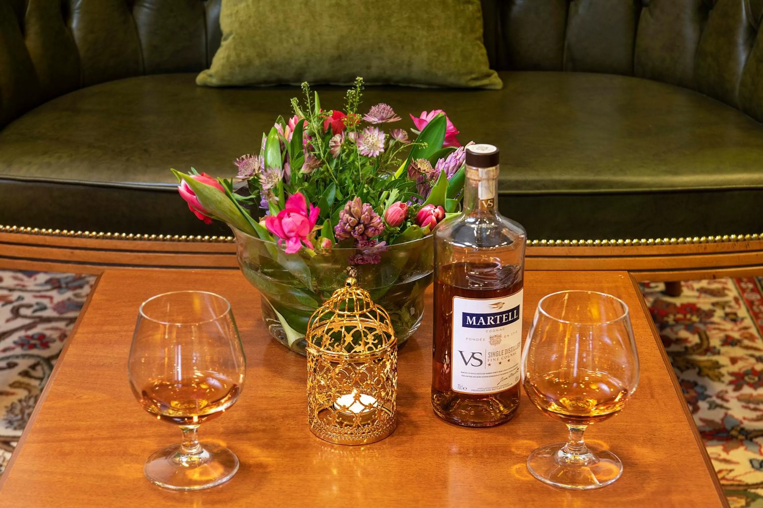 Lounge or bar, Drinks in Hotel Bad Serneus