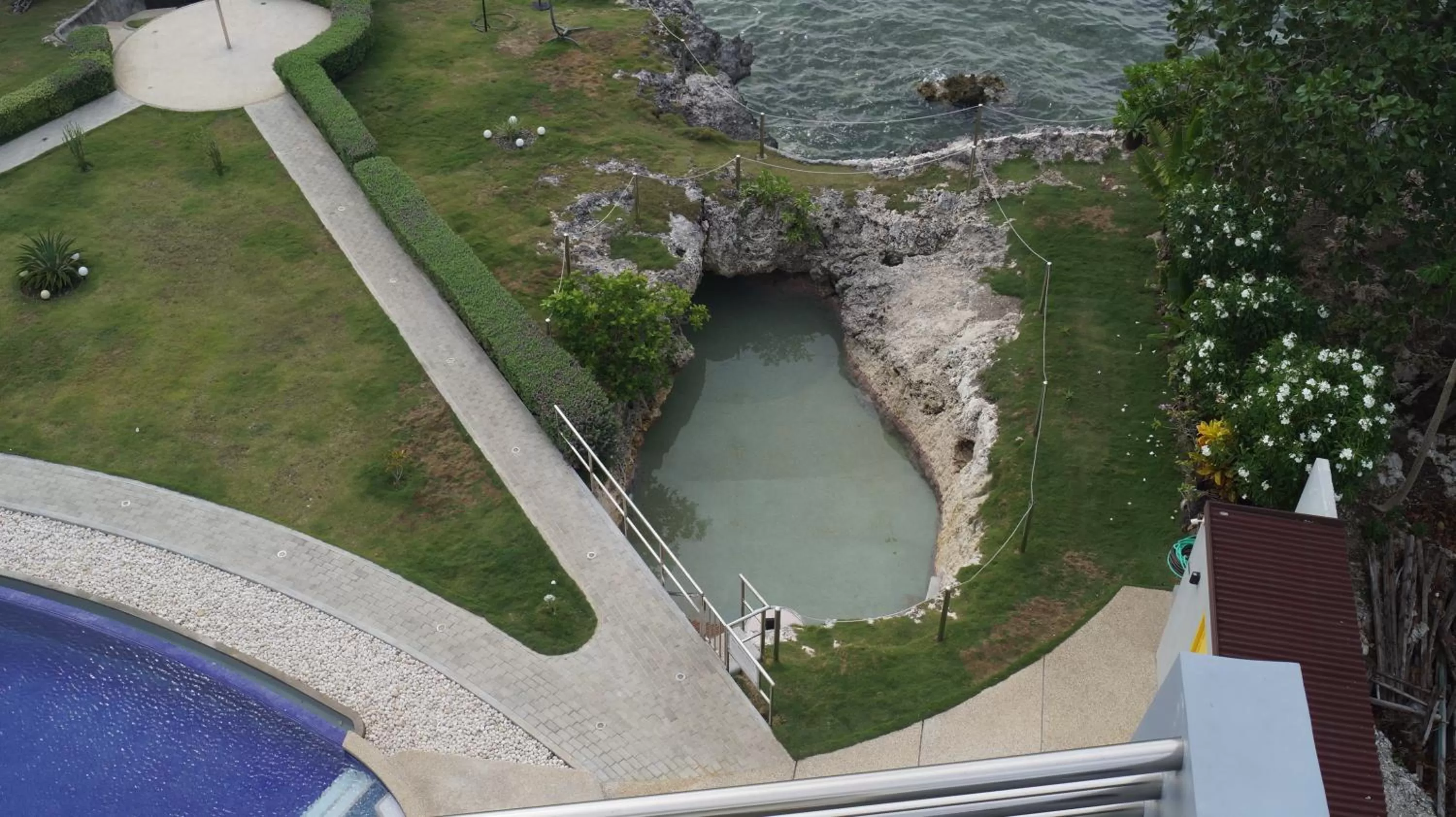 Pool view in Panglao Sea Resort - Tangnan