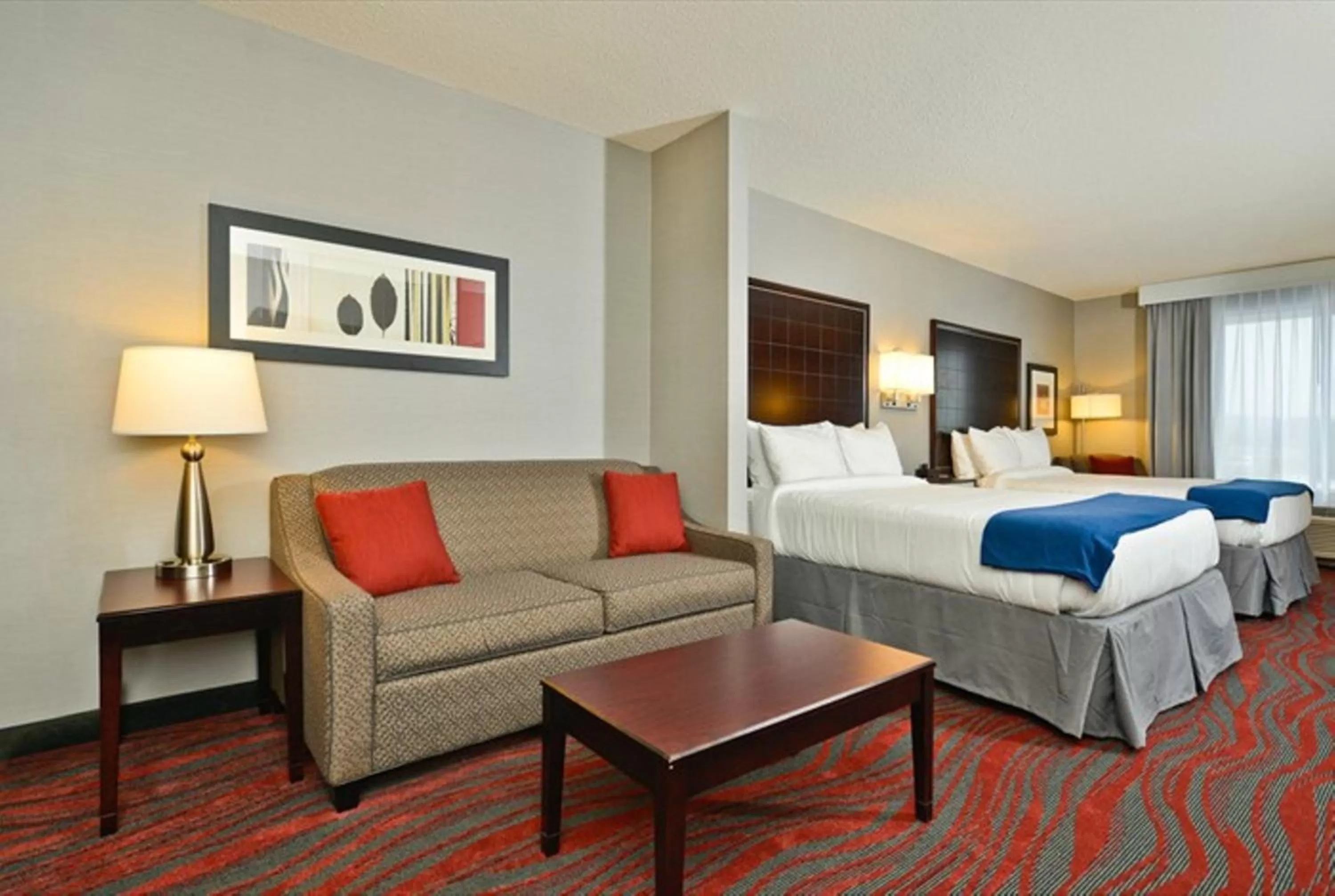 Bedroom, Bed in Holiday Inn Express & Suites Utica by IHG