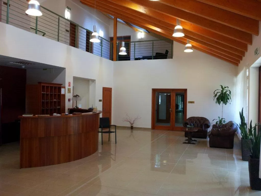 Lobby or reception in Fenyves Hotel Békéscsaba