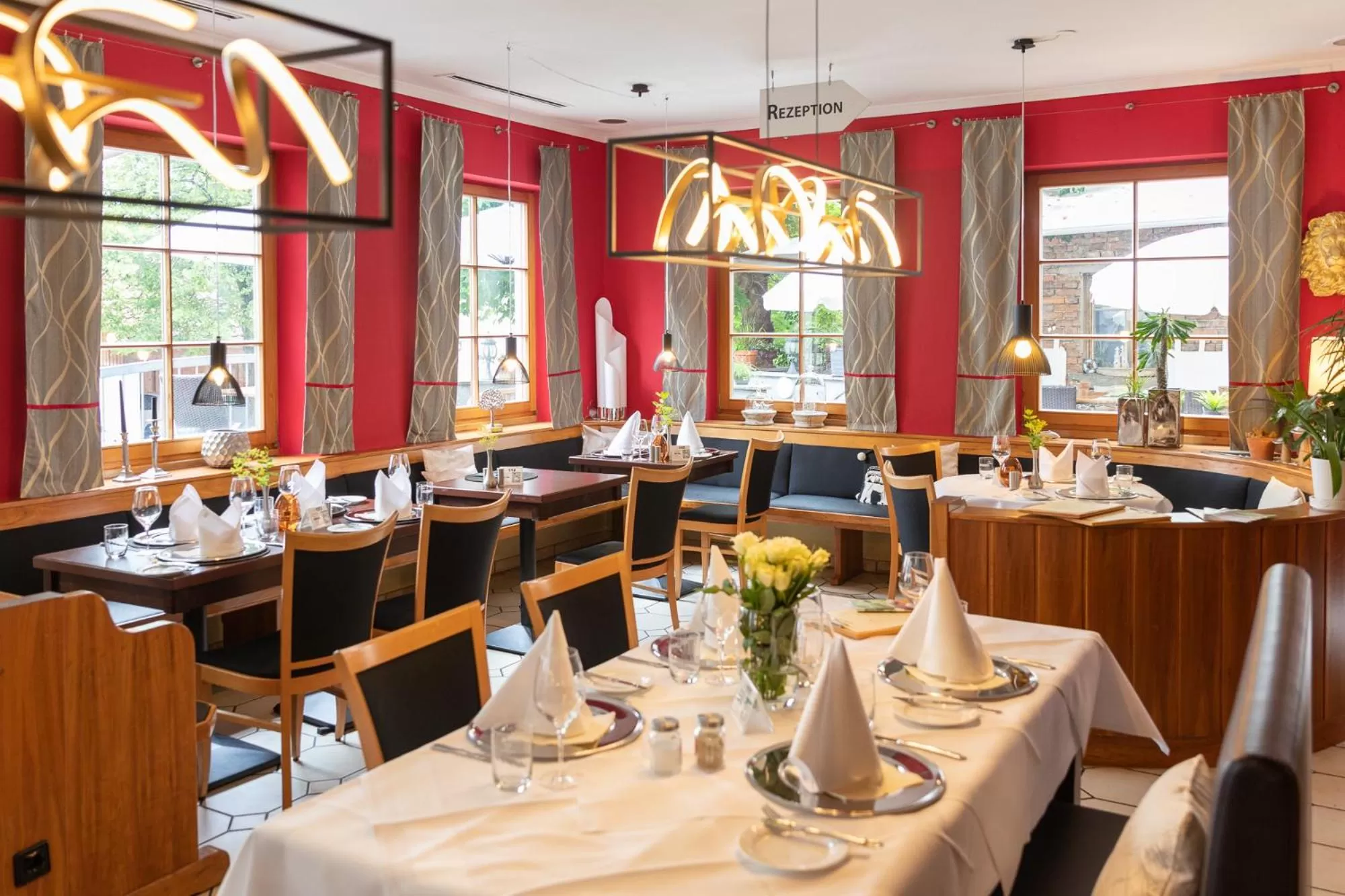 Restaurant/places to eat in Hotel Restaurant Grüner Baum und Altes Tor