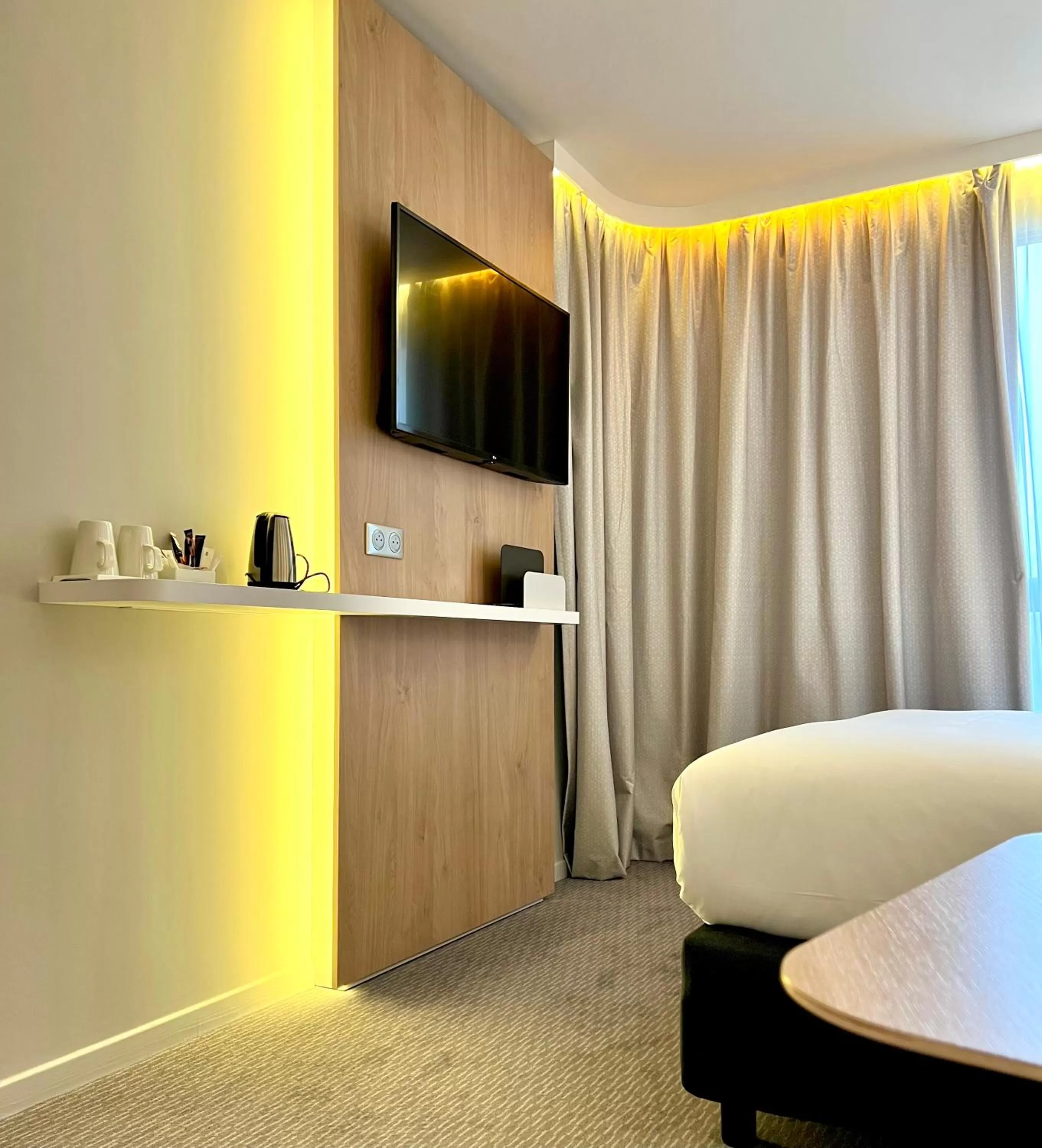 TV and multimedia, Bed in Holiday Inn Express - Marne-la-Vallée Val d'Europe by IHG