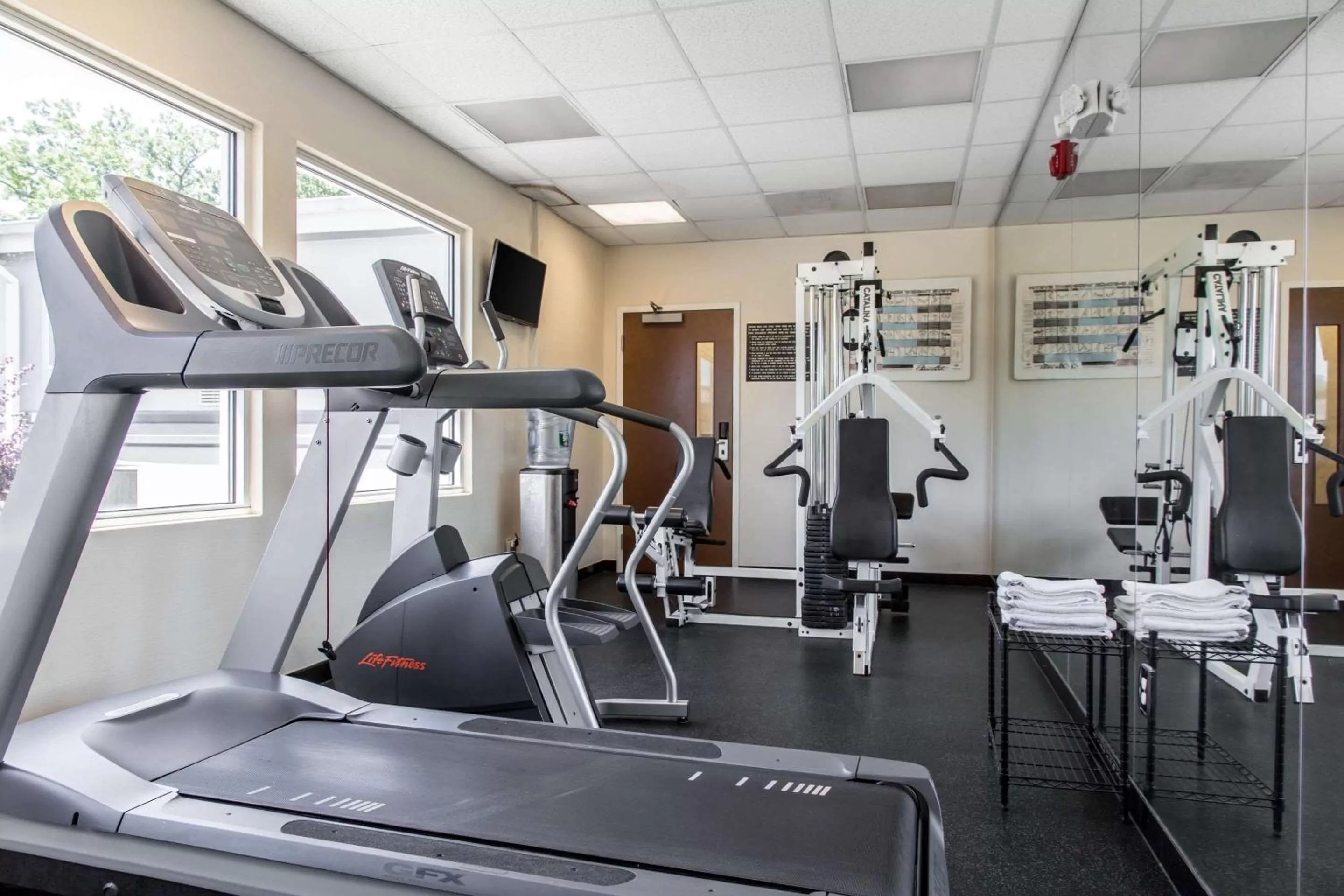 Fitness centre/facilities in Quality Inn & Suites Danbury near University