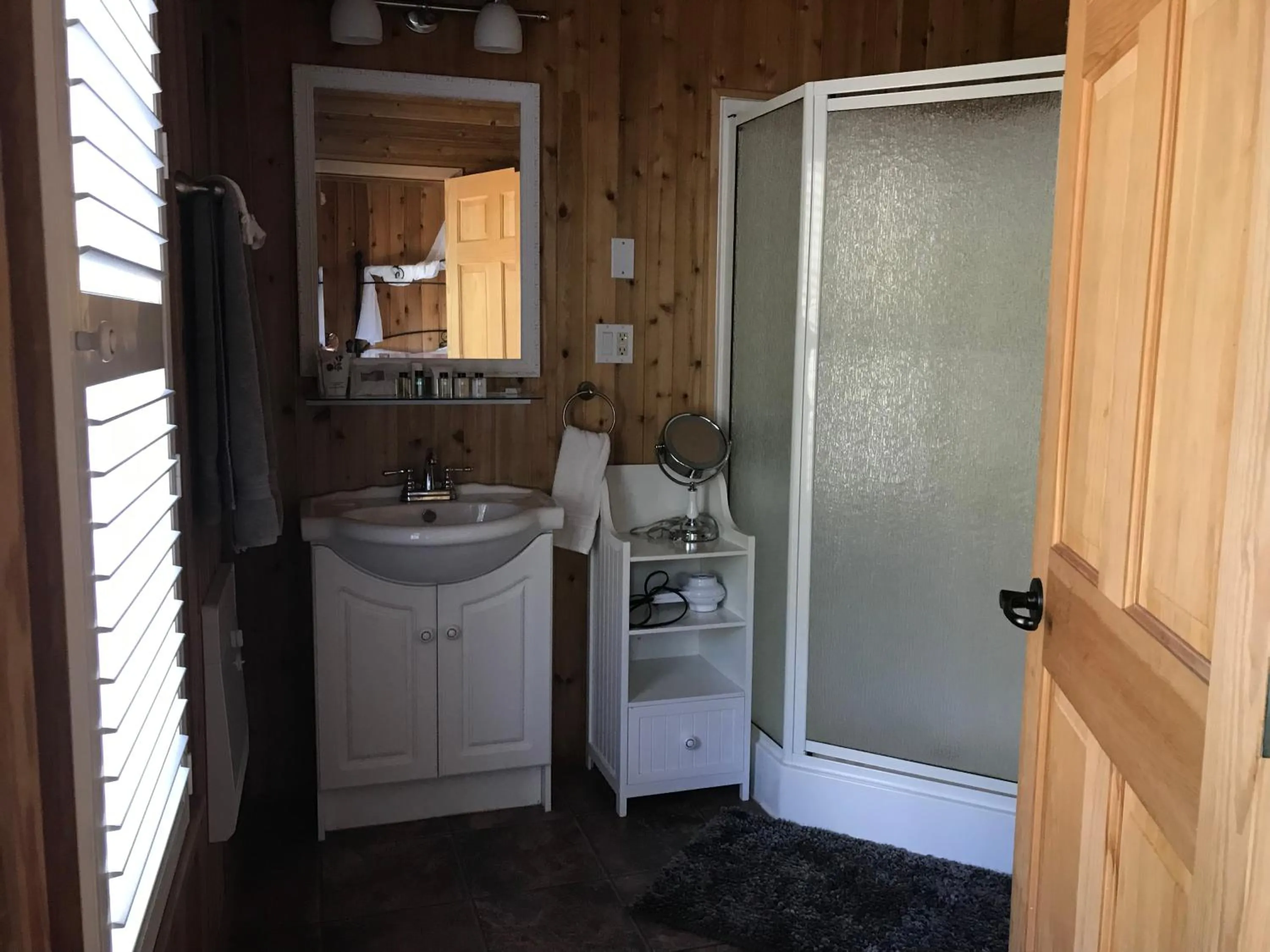 Bathroom in Auberge du Sault-à-la-Puce