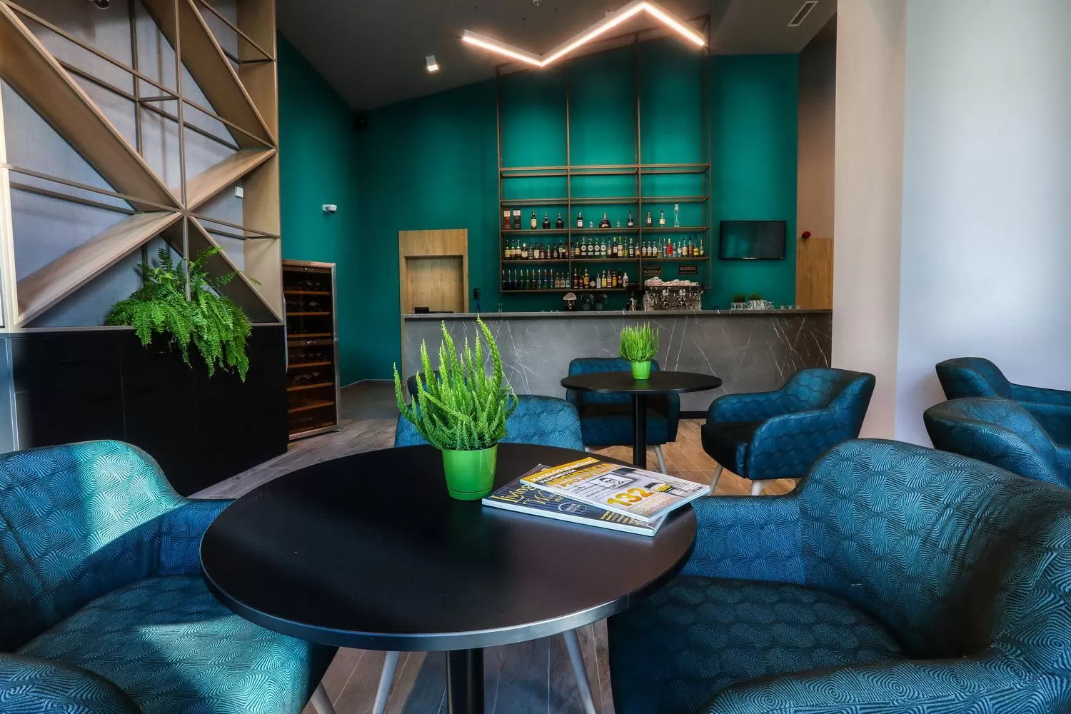 Restaurant/places to eat in Magnus Resort