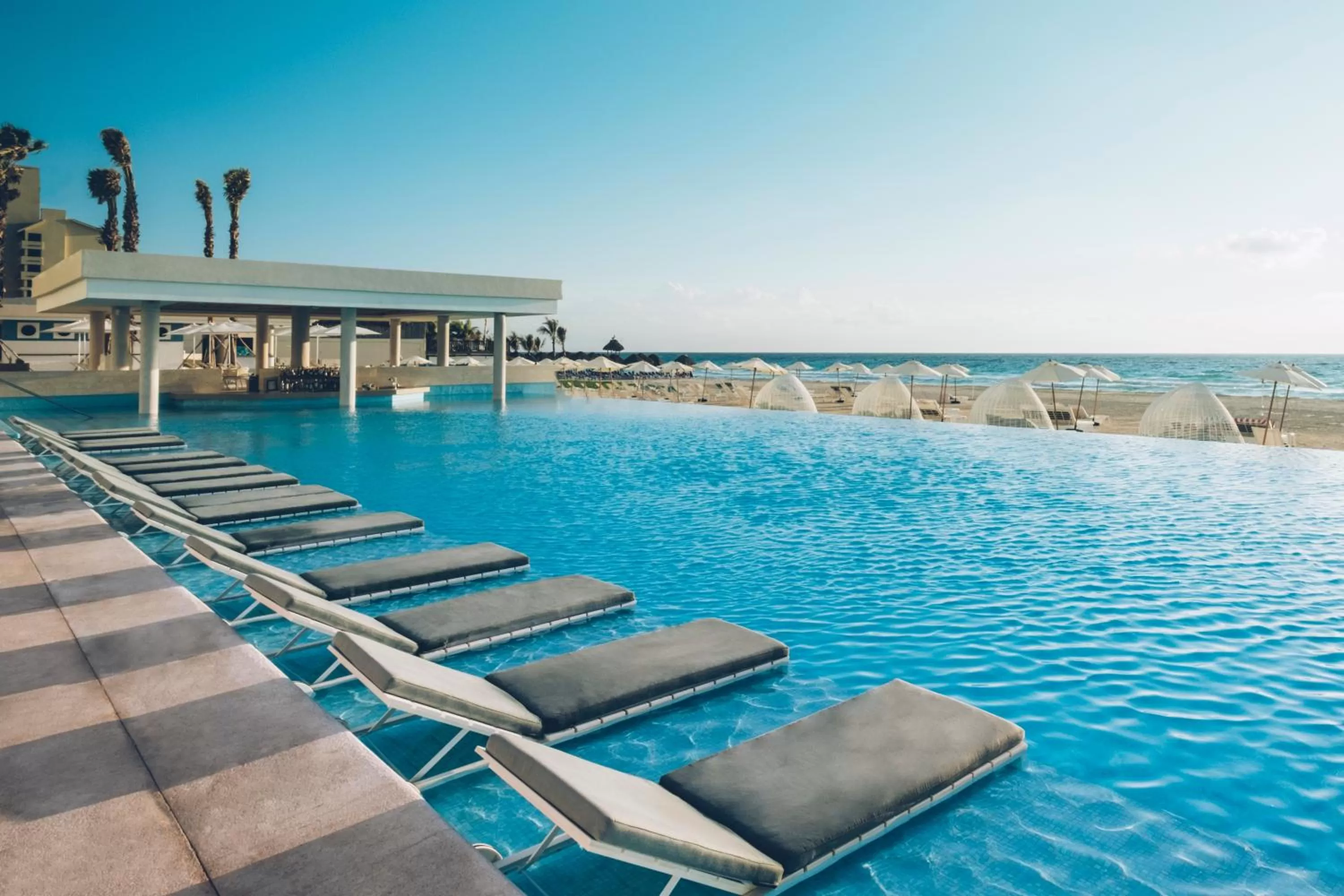 Swimming pool in Coral Level at Iberostar Selection Cancun