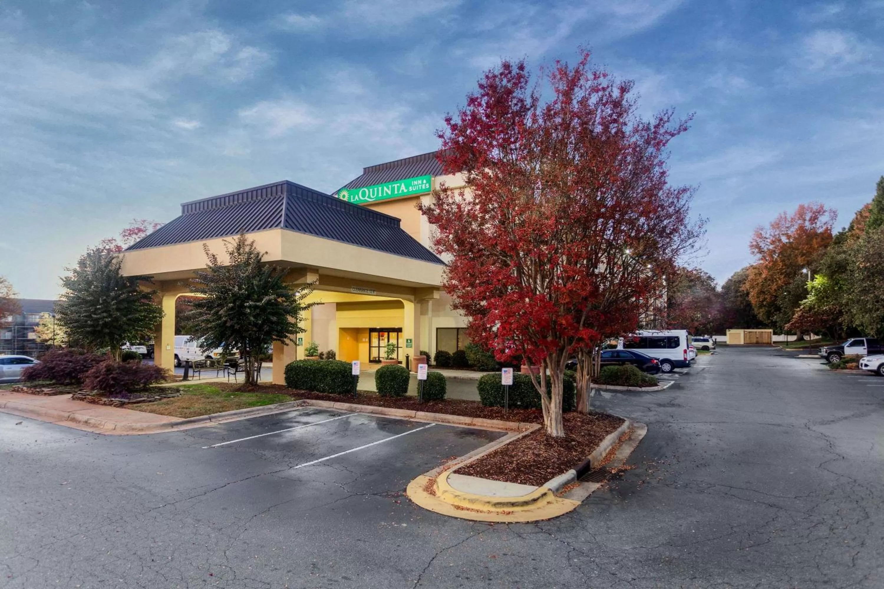 Property building in CLT Airport Inn & Suites