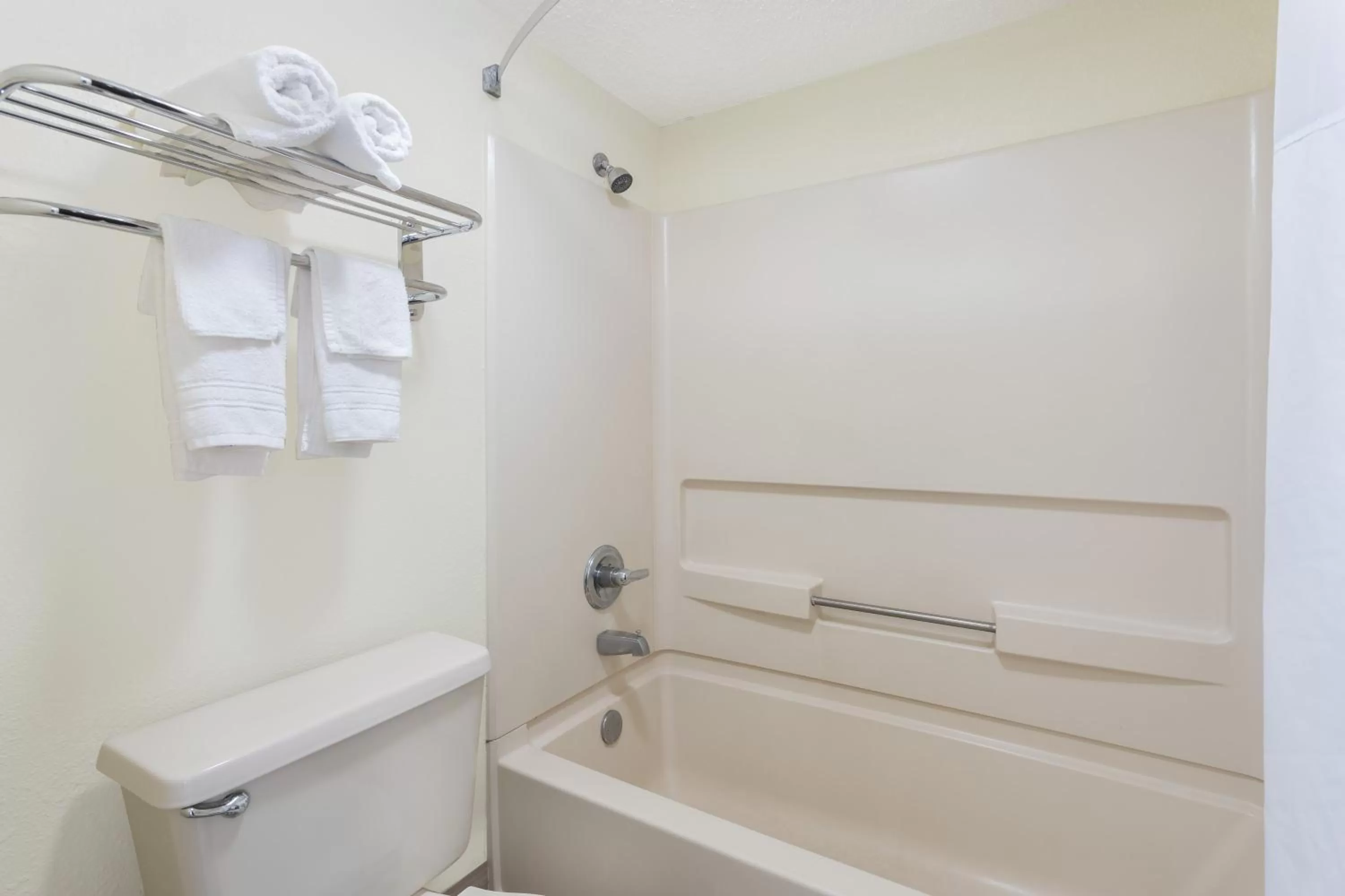 Standard King Room - Smoking in Days Inn by Wyndham Newberry South Carolina