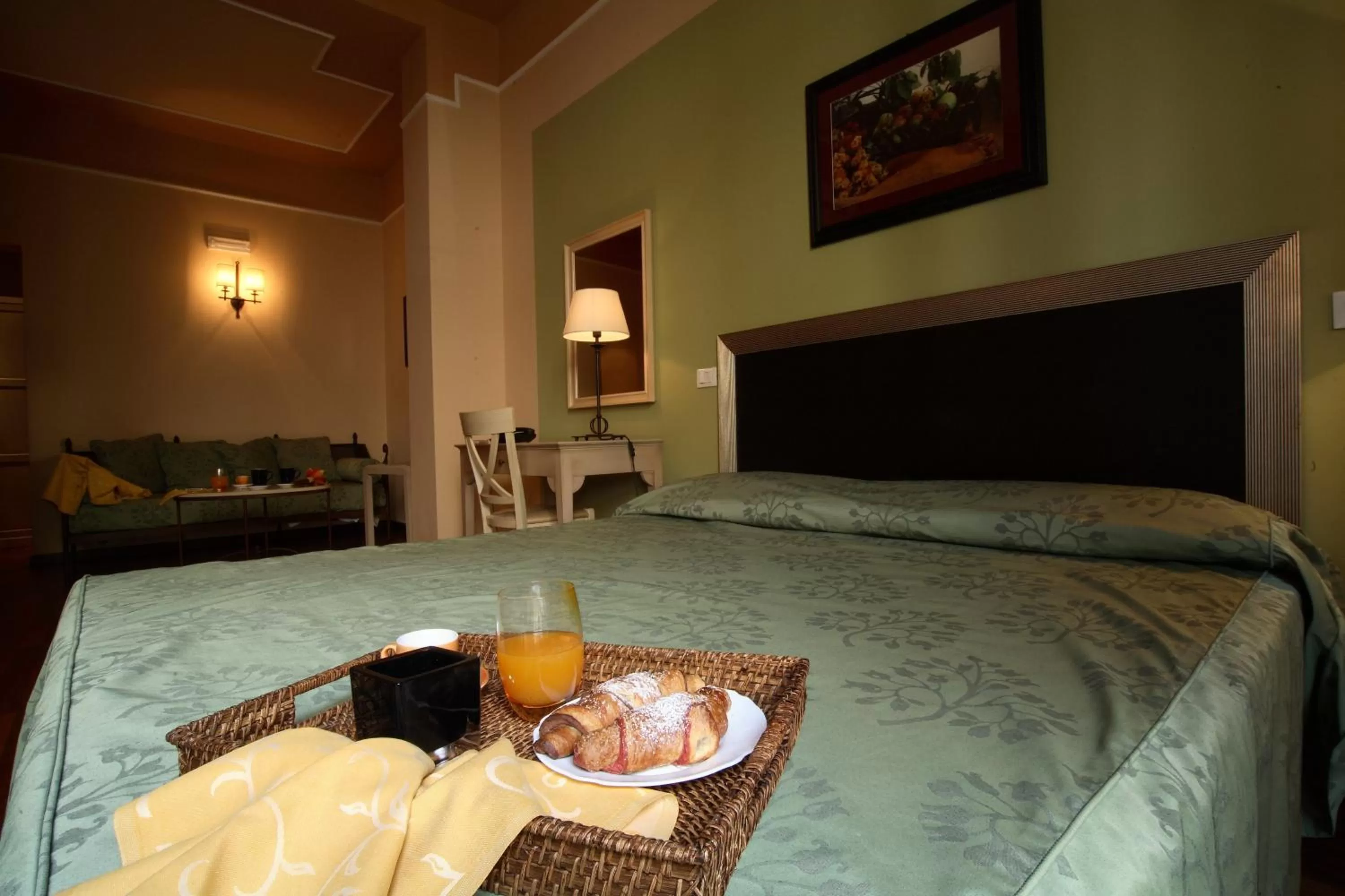 Photo of the whole room in Hotel Ambasciatori