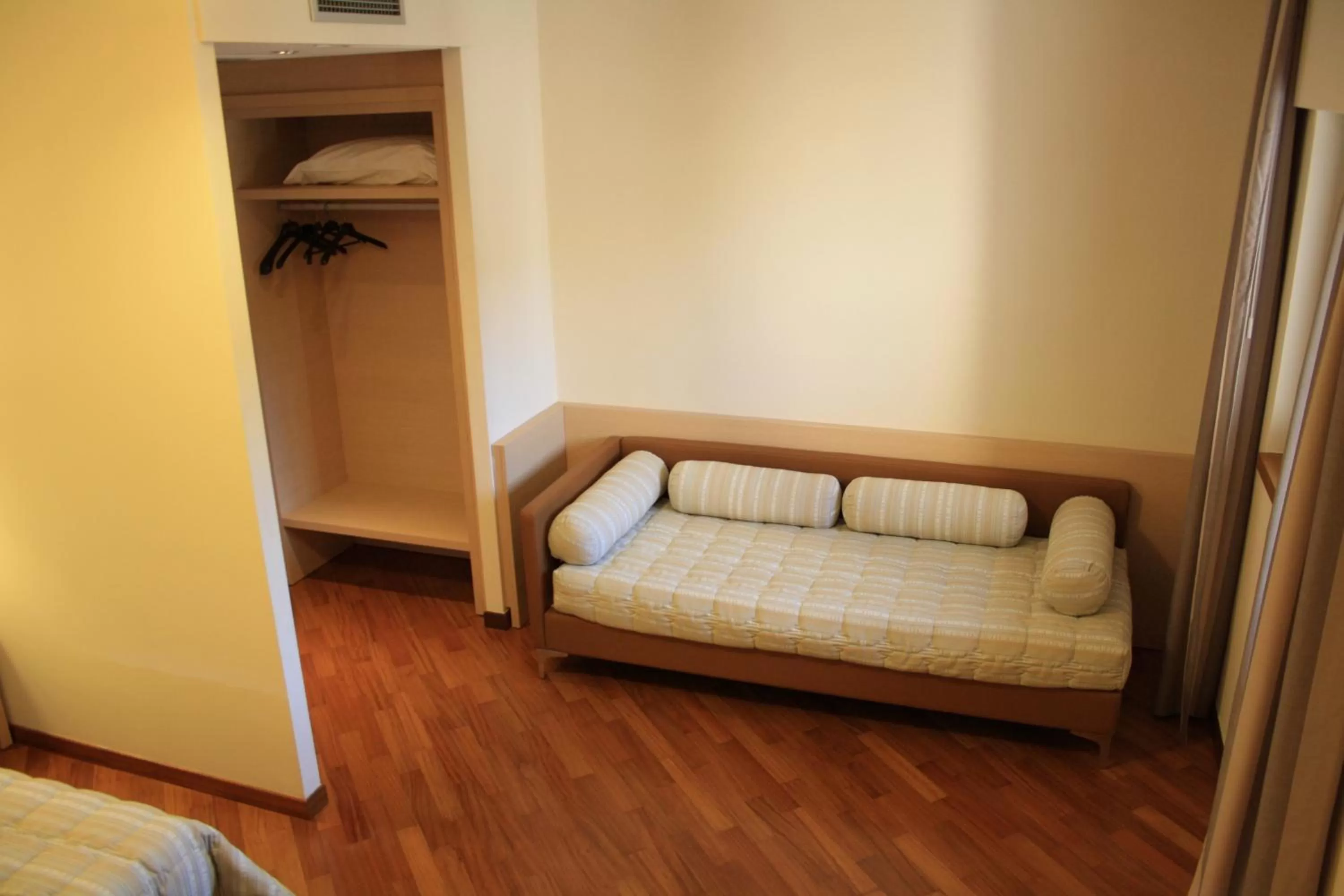 Seating area, Bed in Hotel Ottagono