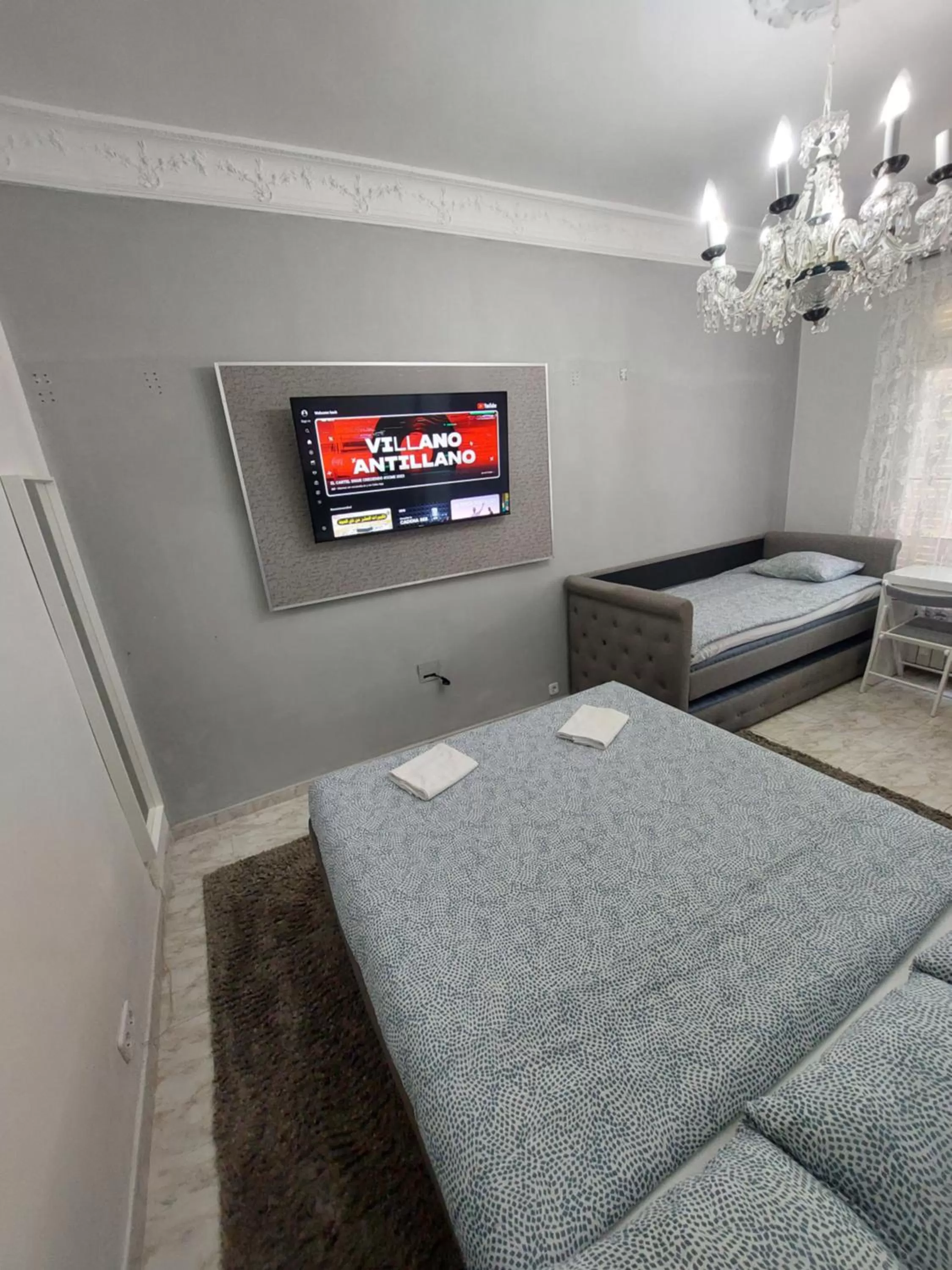 Bed in N1 Casa de Madrid - greenpeace line