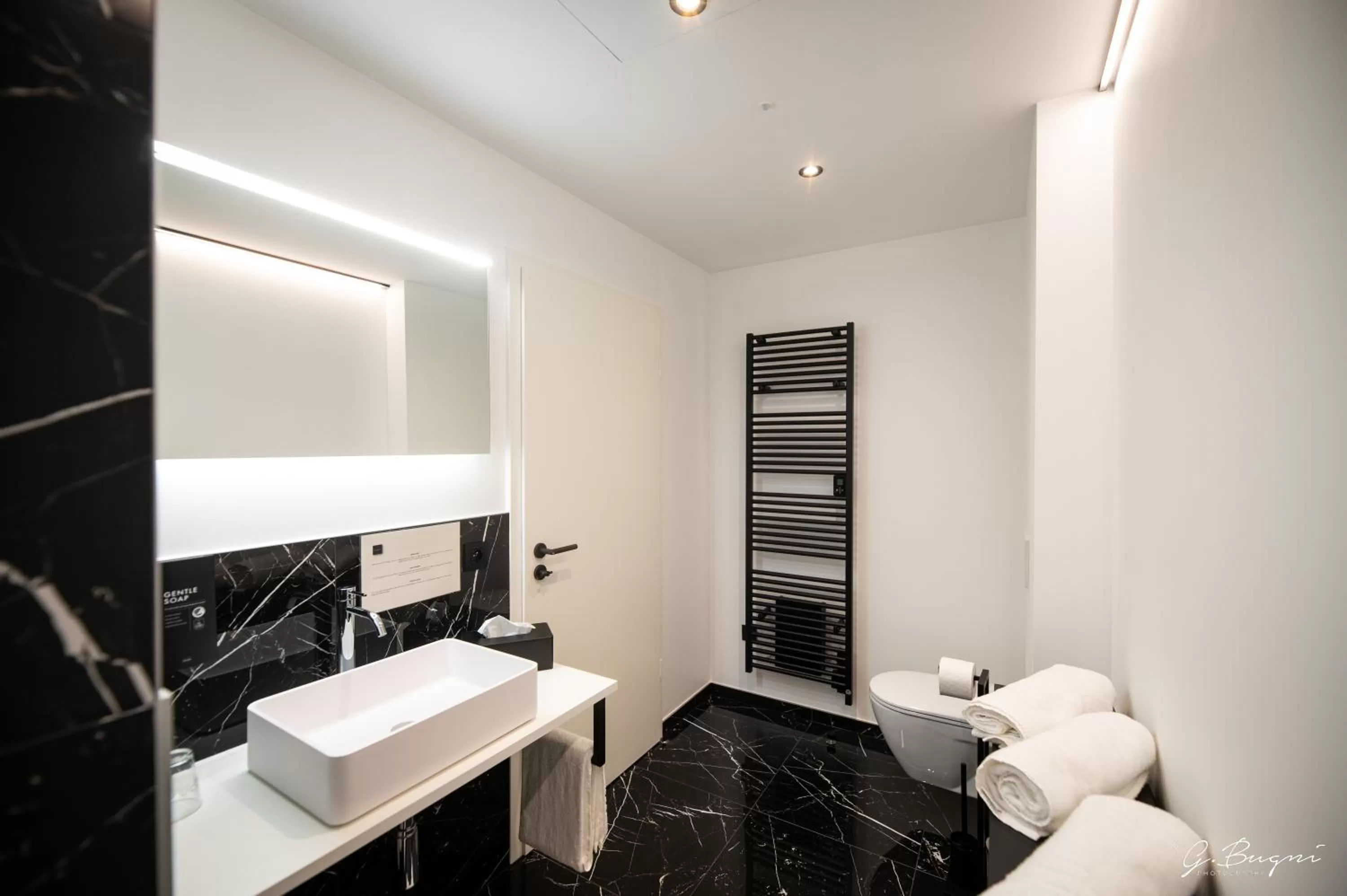 Boutique Hôtel, La Cour de la Reine, Rooftop & Bistronomique Restaurant