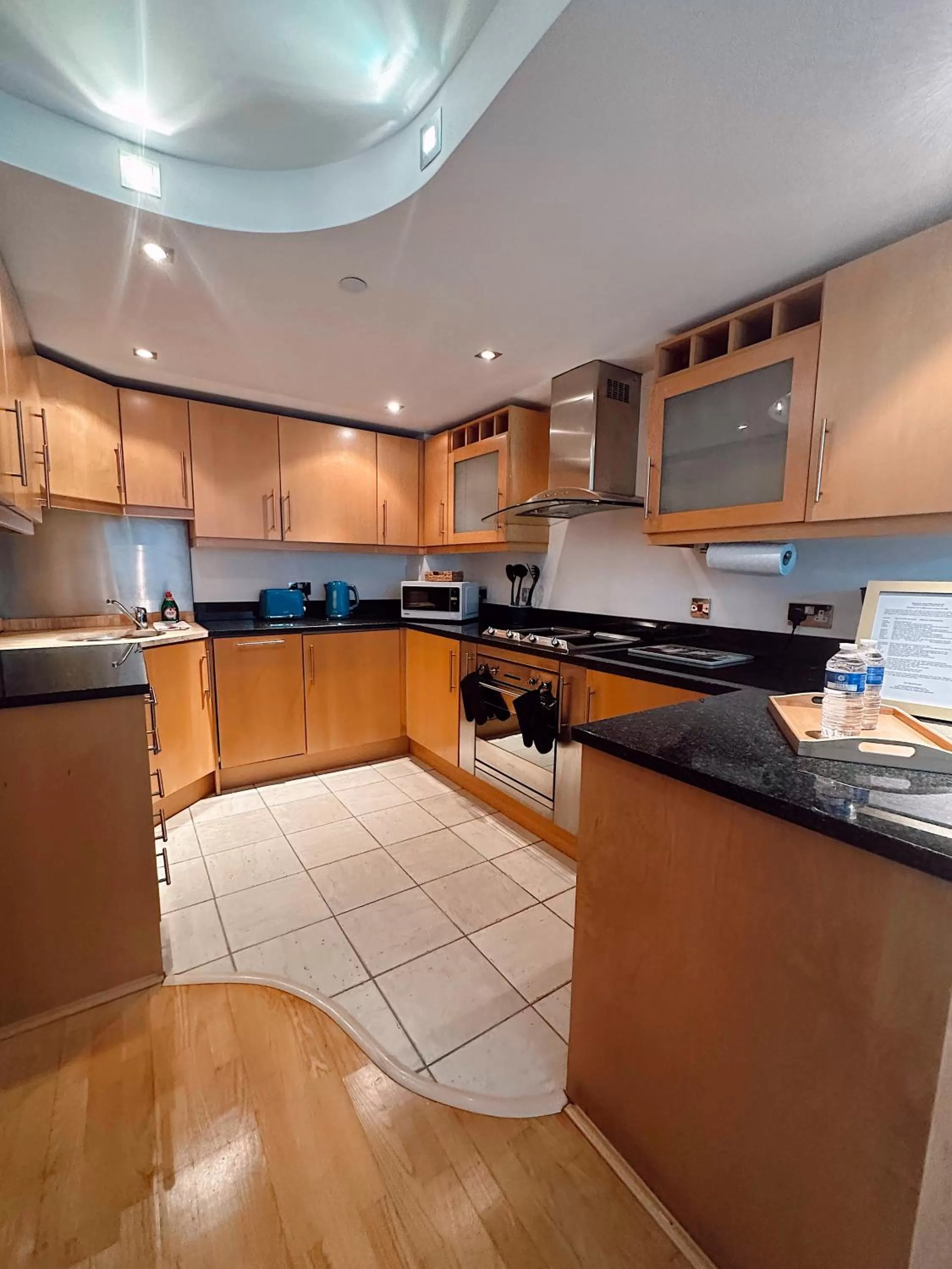 Kitchen or kitchenette in Canary Wharf - Luxury Apartments