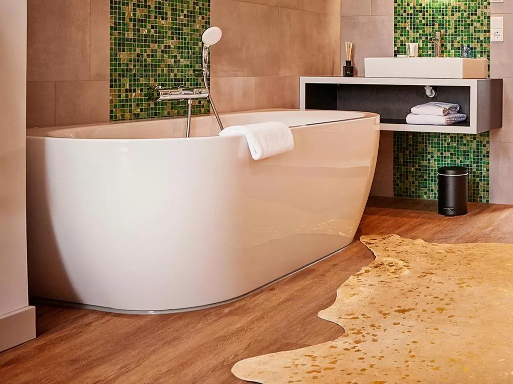 Bathroom in De Maasparel Nextdoor Maassuites