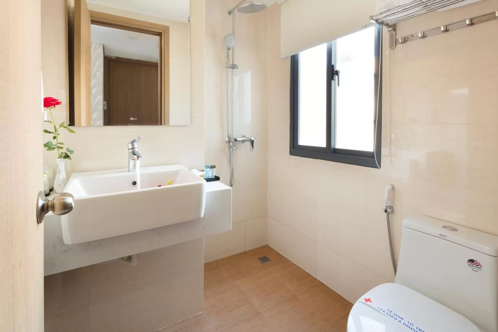 Shower in Smile Hotel Nha Trang