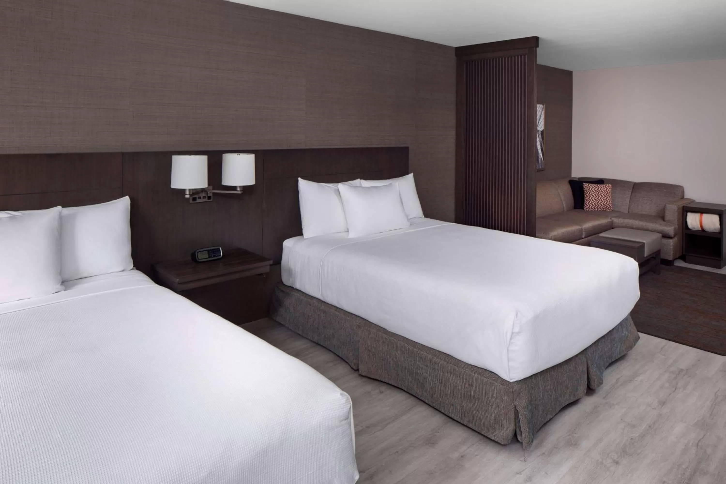 Photo of the whole room, Bed in Hyatt Place Poughkeepsie - Hudson Valley