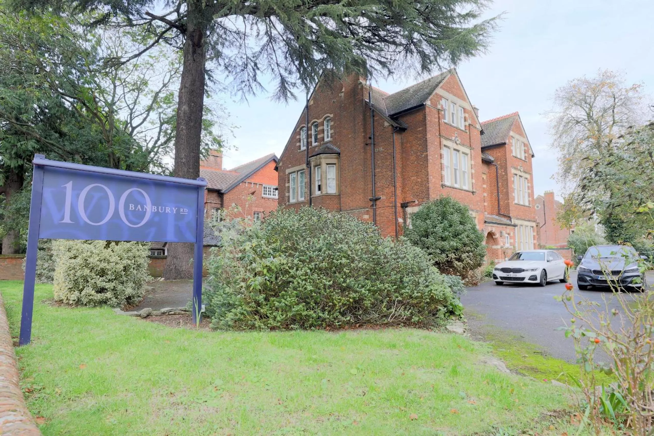 Property Building in 100 Banbury Road Oxford - formerly Parklands