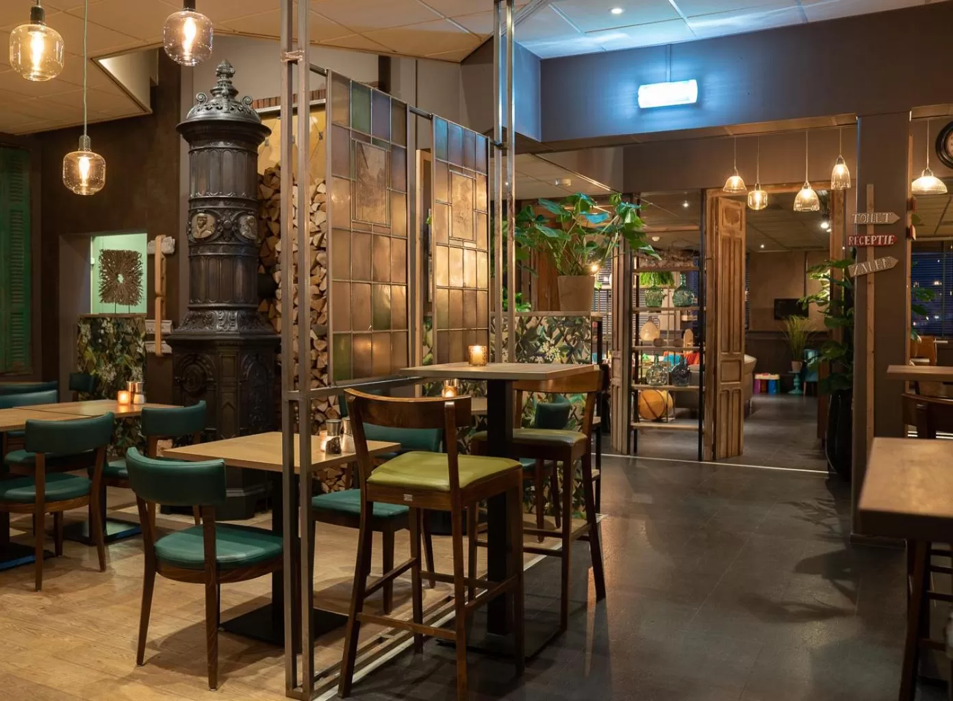 Restaurant/places to eat in Hotel Villa Flora