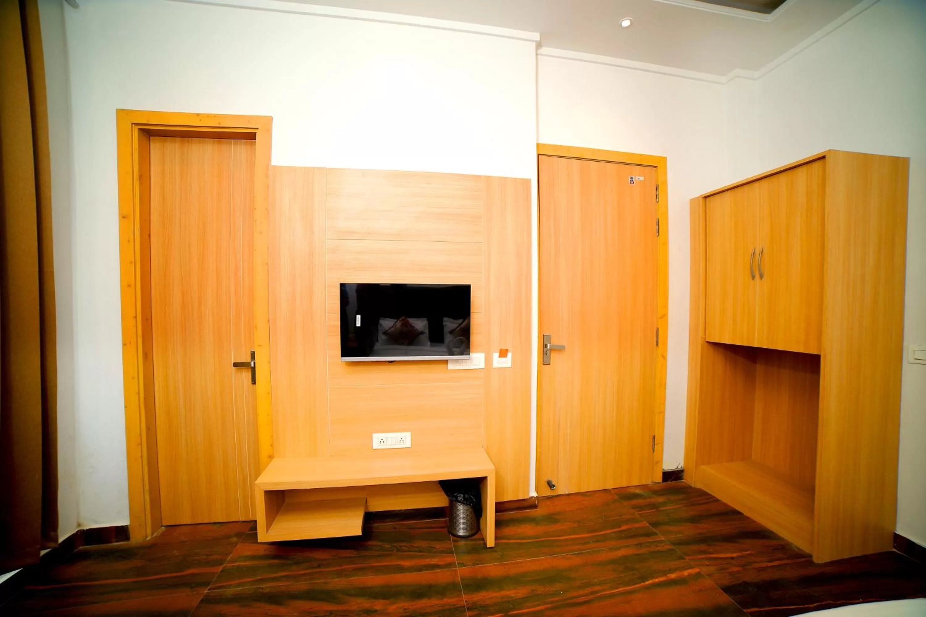 TV and multimedia in Hotel Diamond View