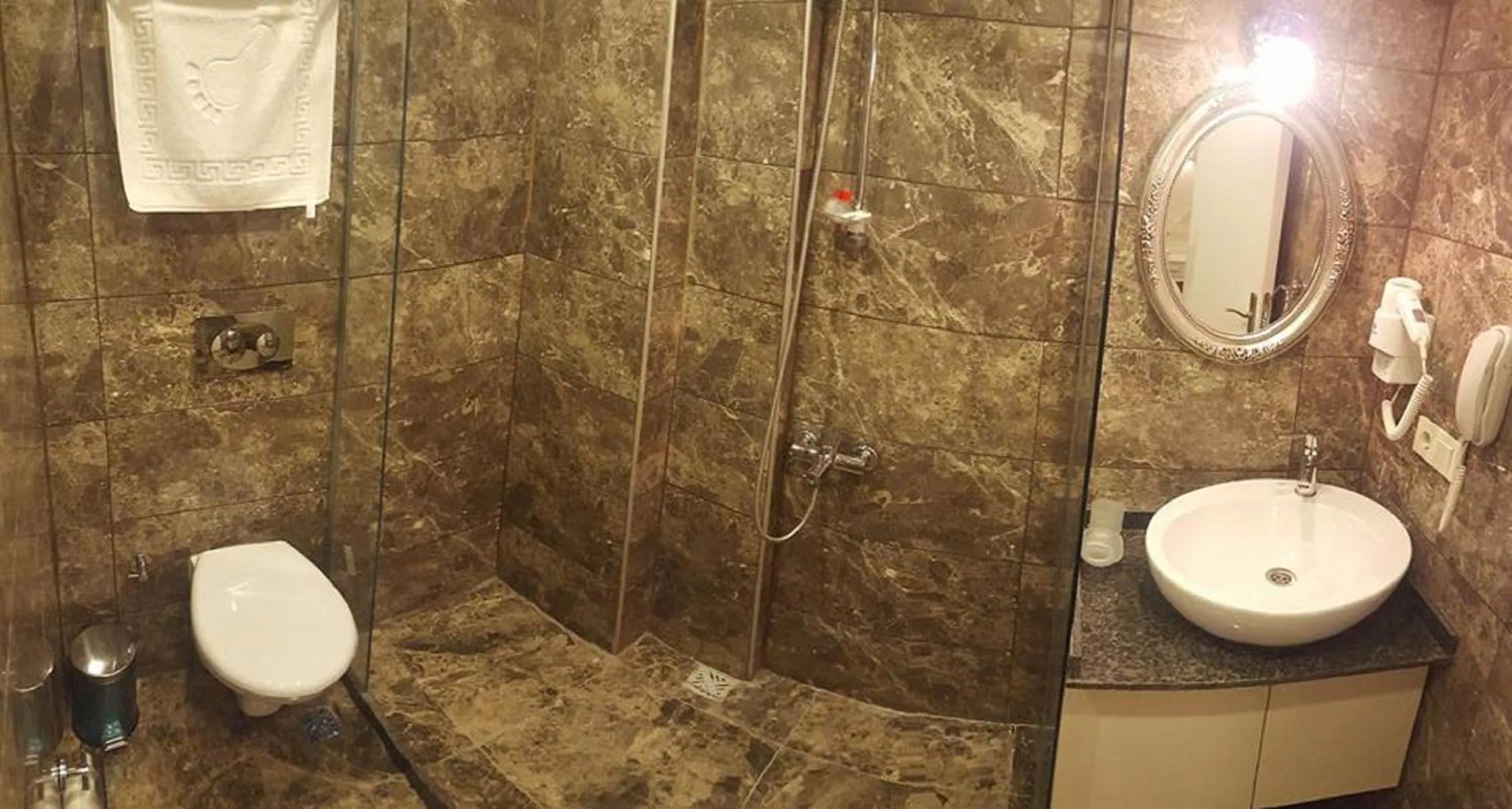 Bathroom in Sun Comfort Hotel