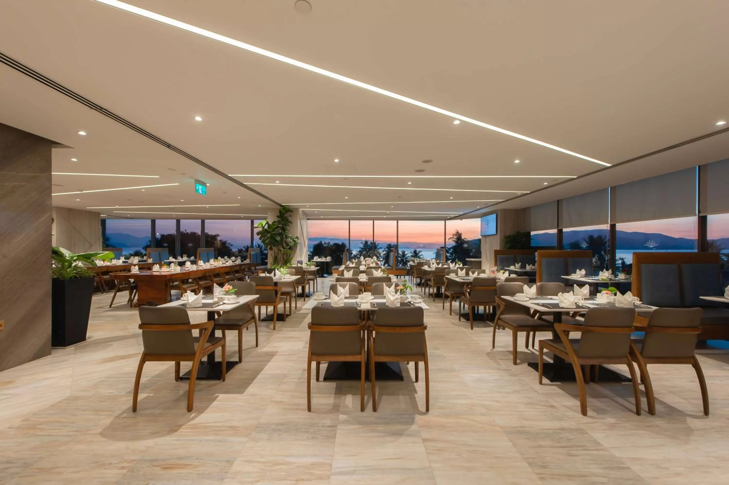 Restaurant/places to eat in Queen Ann Nha Trang Hotel