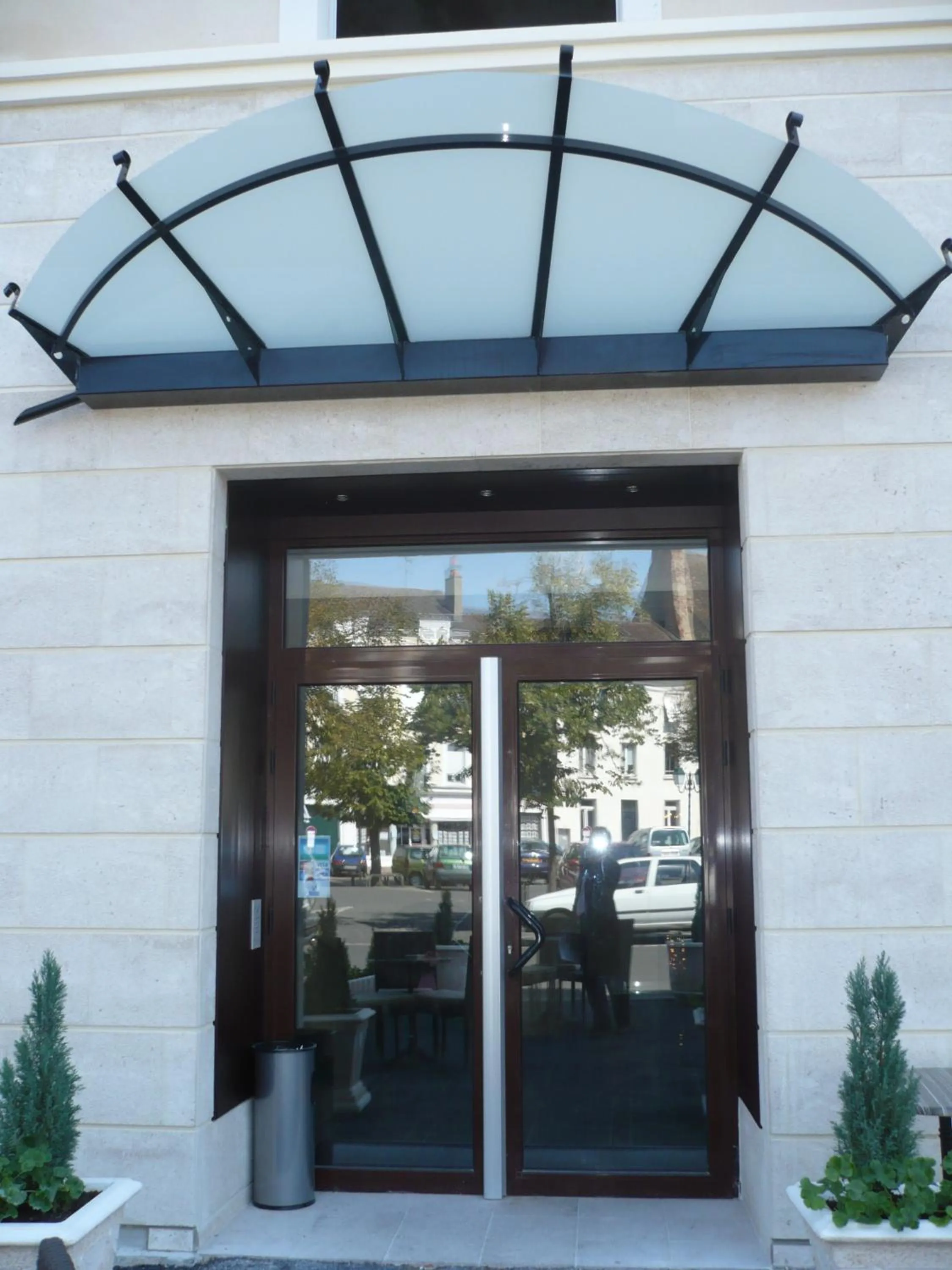 Facade/entrance in Hotel De France