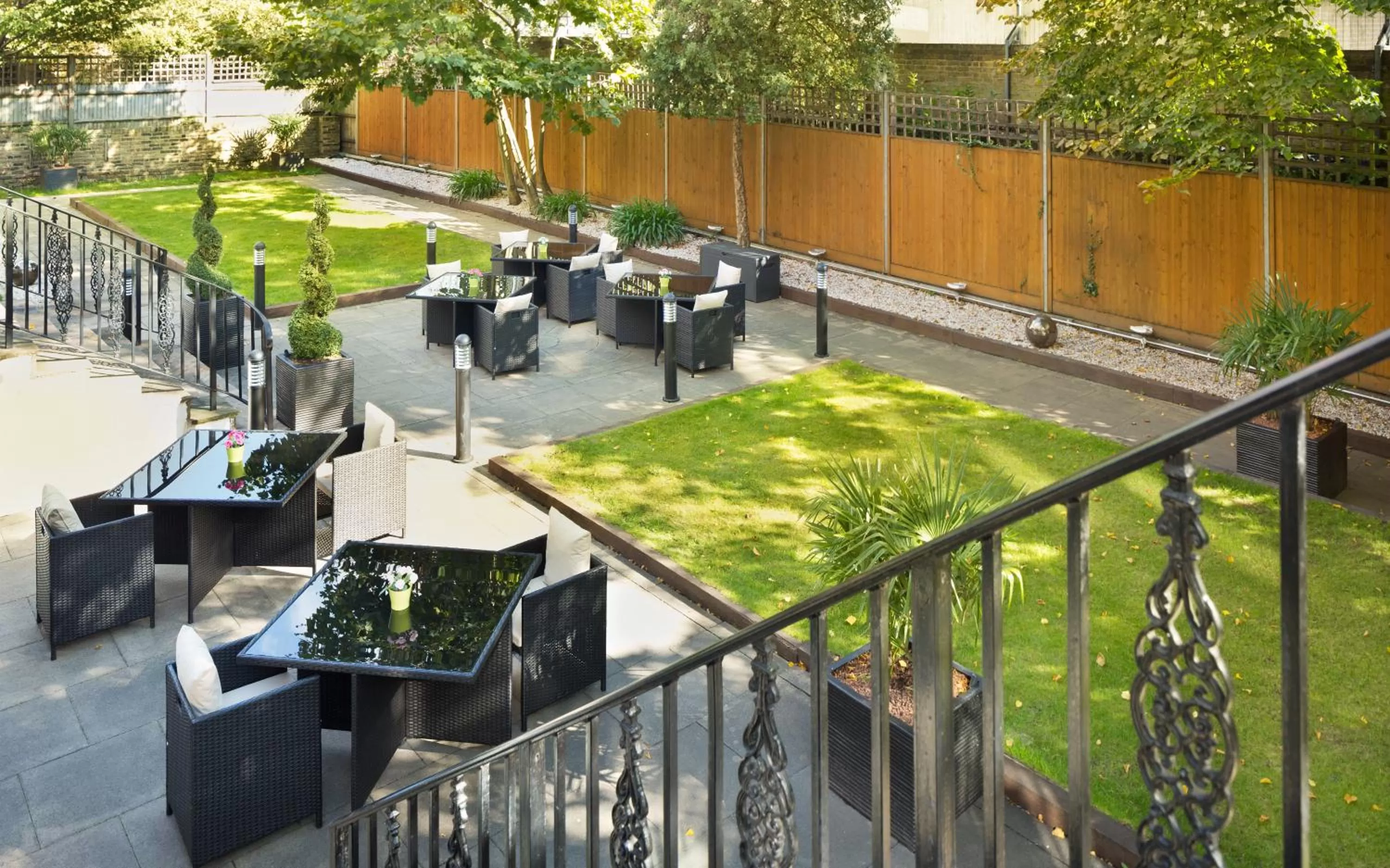 Garden in The Park City Grand Plaza Kensington Hotel