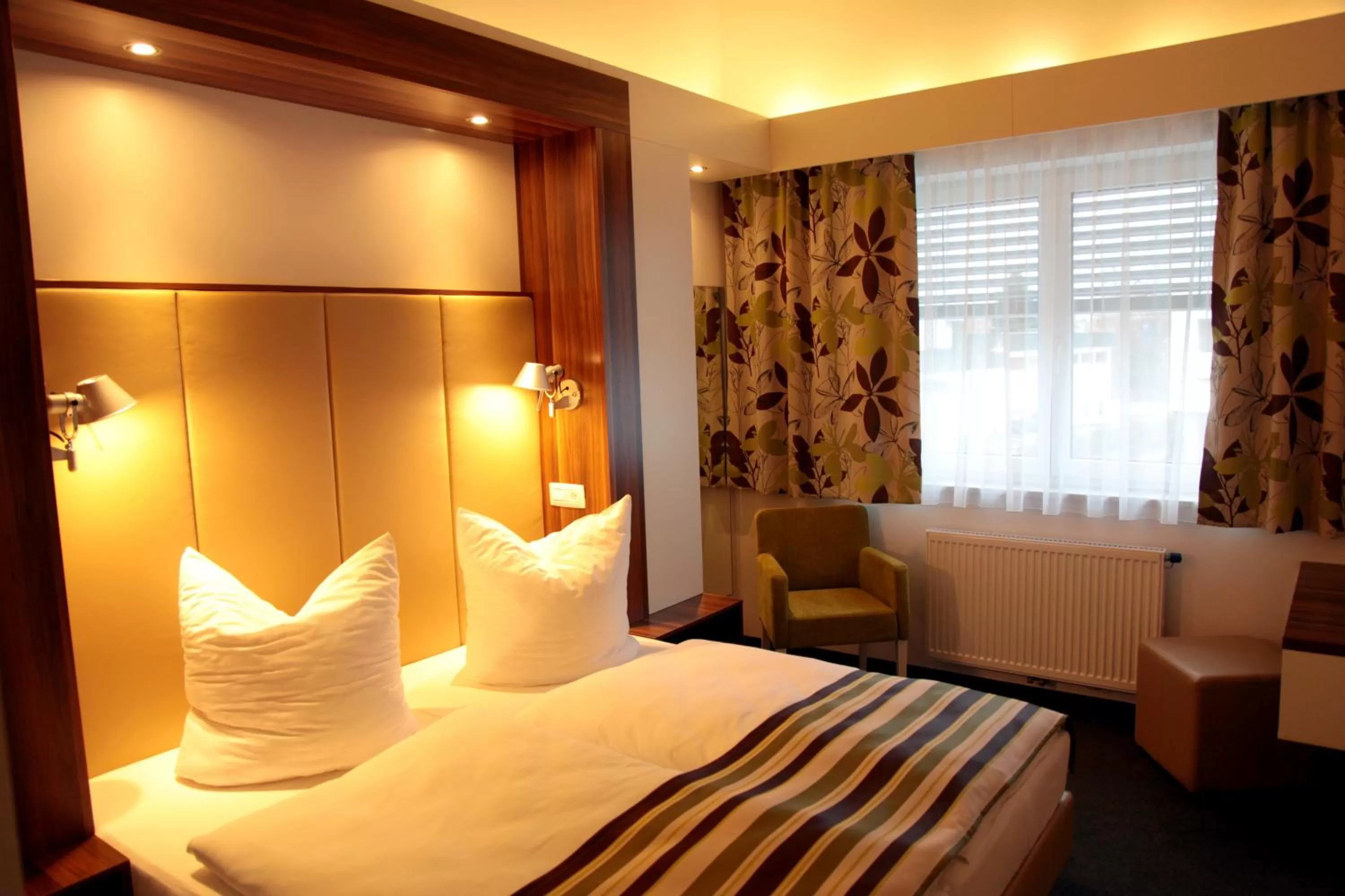 Day, Bed in Hotel Alea City