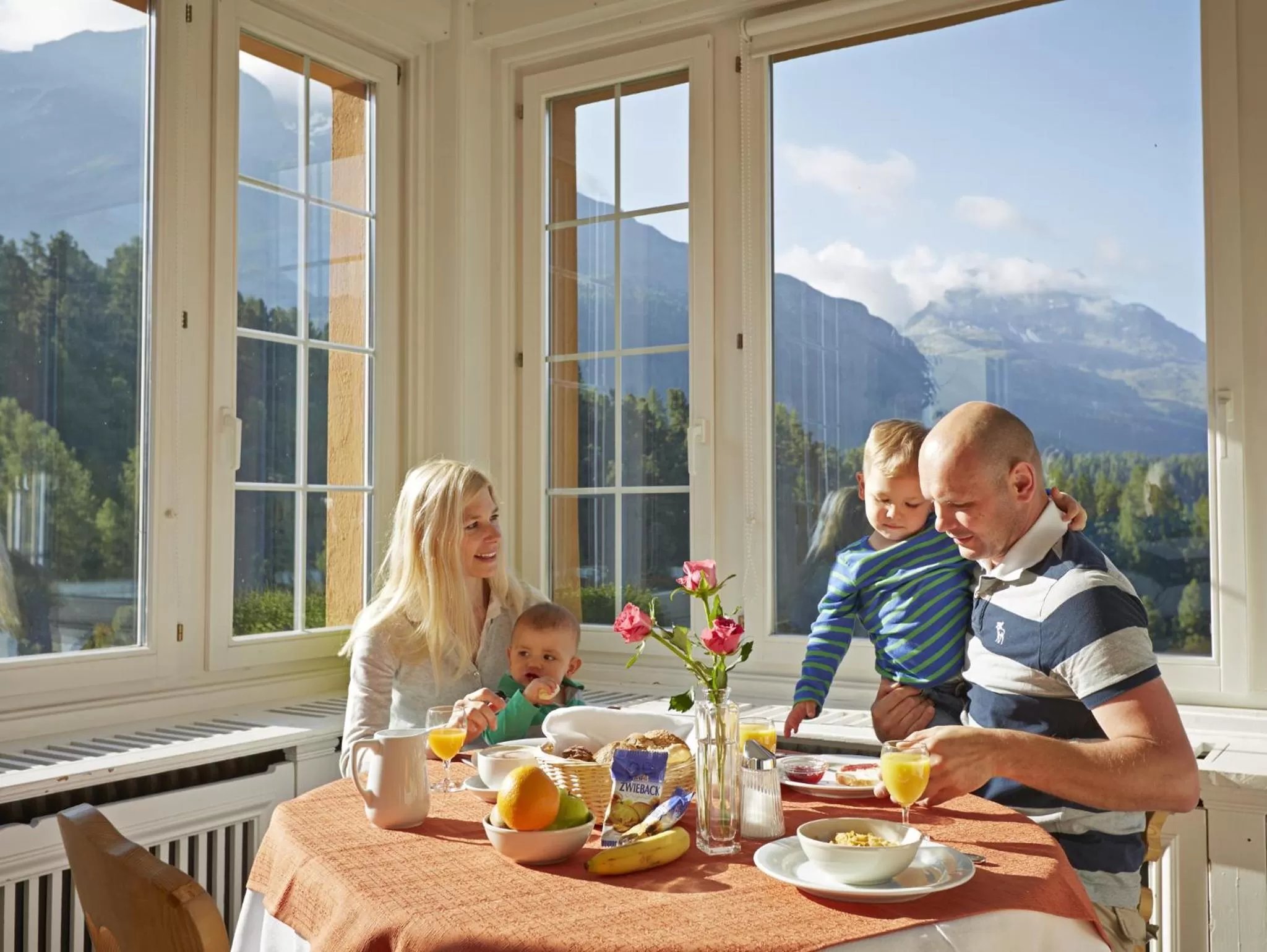 Restaurant/places to eat in Hotel Chesa Spuondas