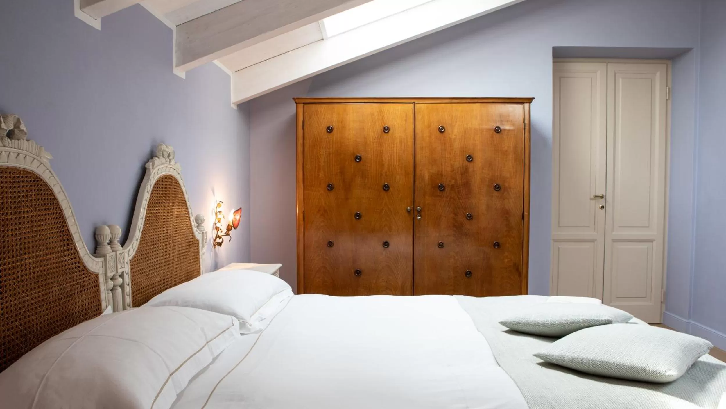 Spring, Bed in Villa Belverde Boutique Hotel