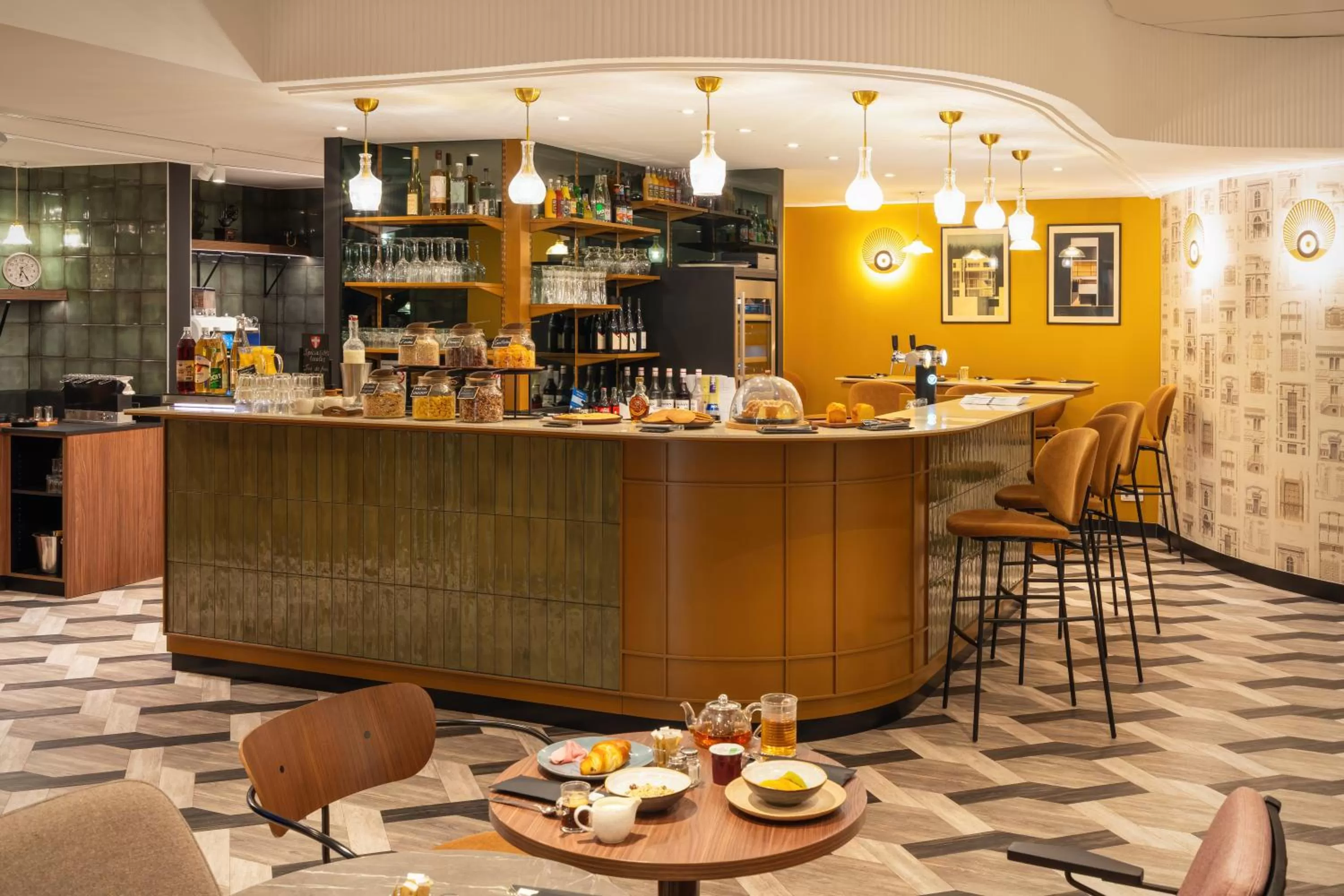 Breakfast in Le Splendid Hotel Lac D'Annecy - Handwritten Collection