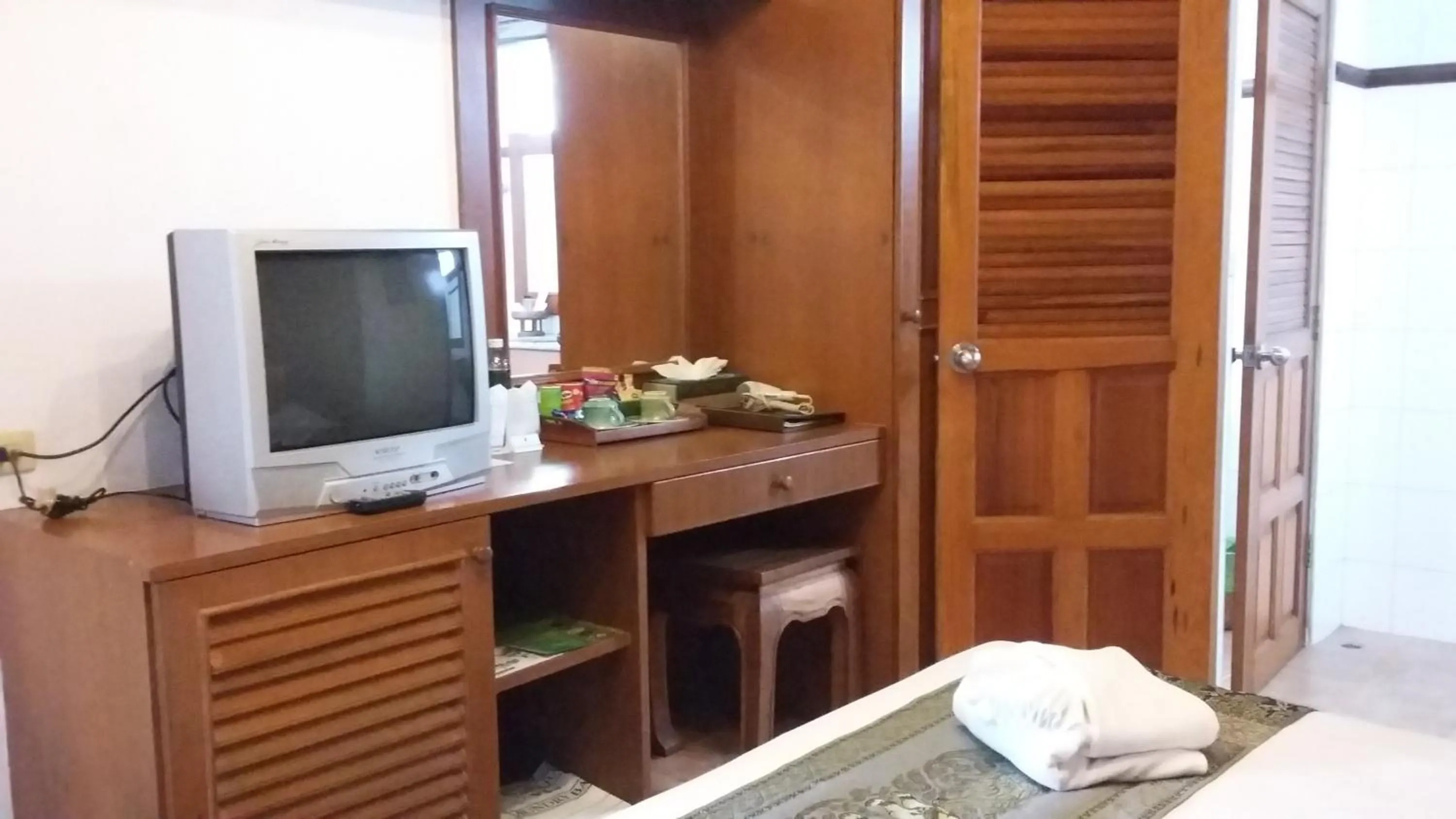 TV and multimedia in Royal Phawadee Village Patong - 2 Minutes walk to the beach