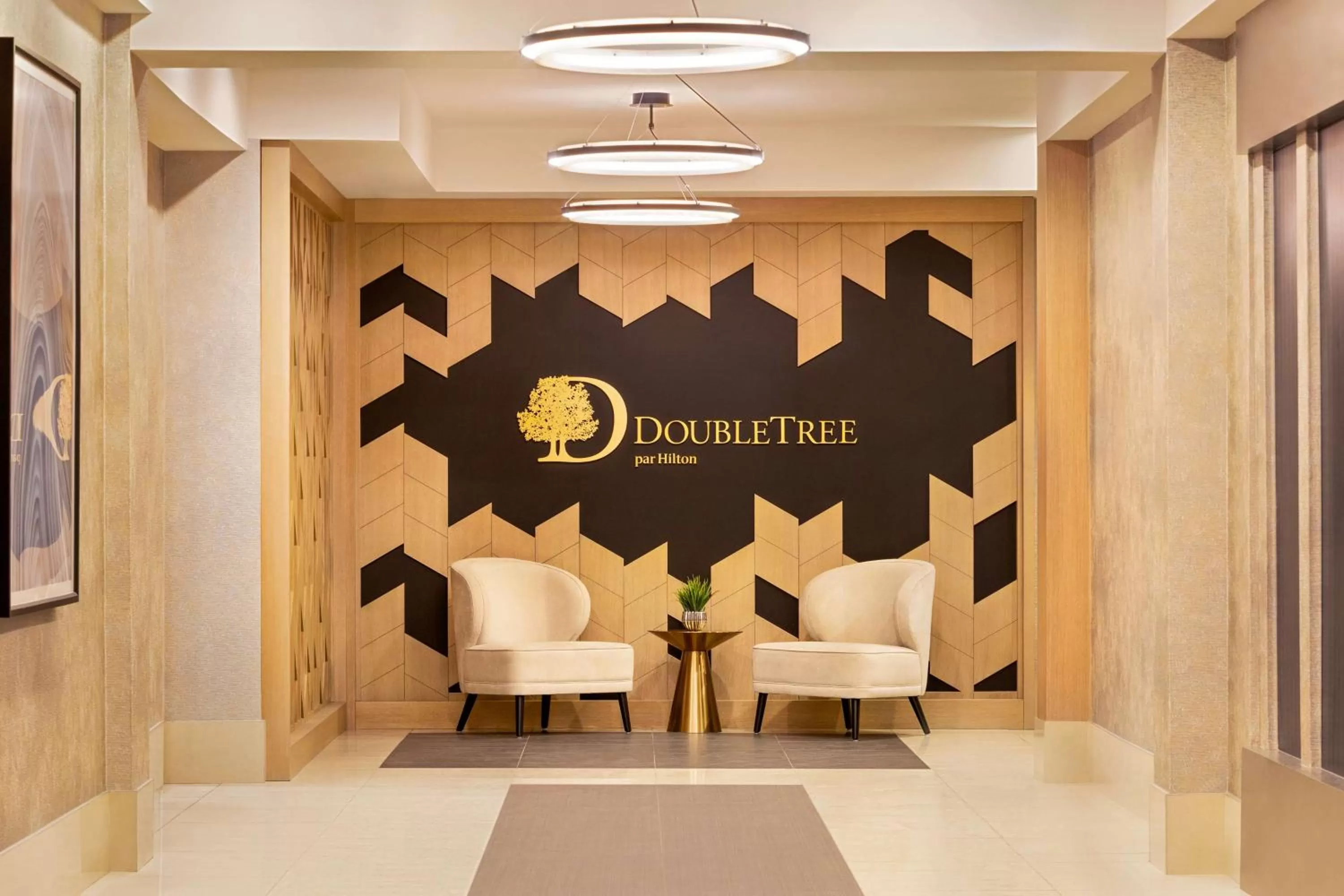 Lobby or reception in Doubletree By Hilton Pointe Claire Montreal Airport West