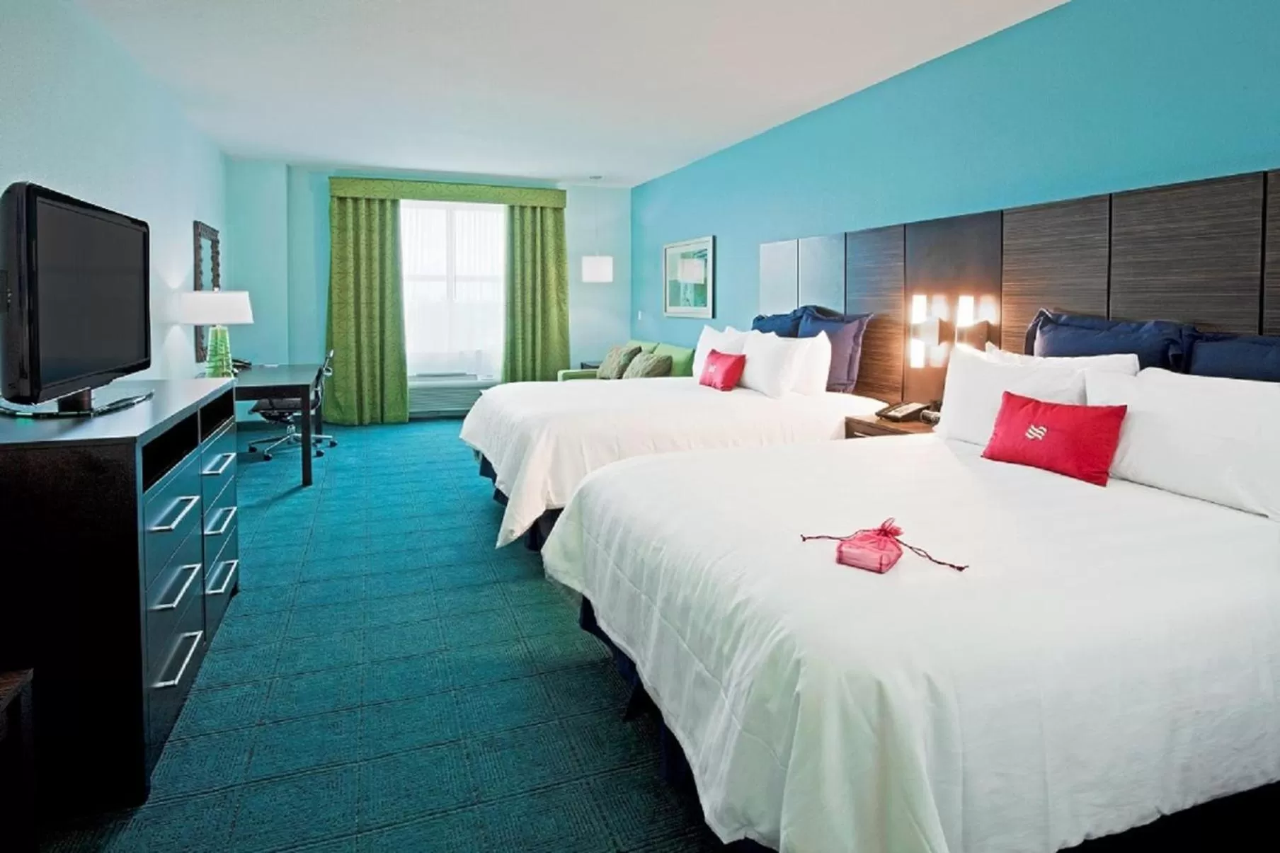 Photo of the whole room, Bed in Crowne Plaza Hotel & Resorts Fort Lauderdale Airport/ Cruise by IHG