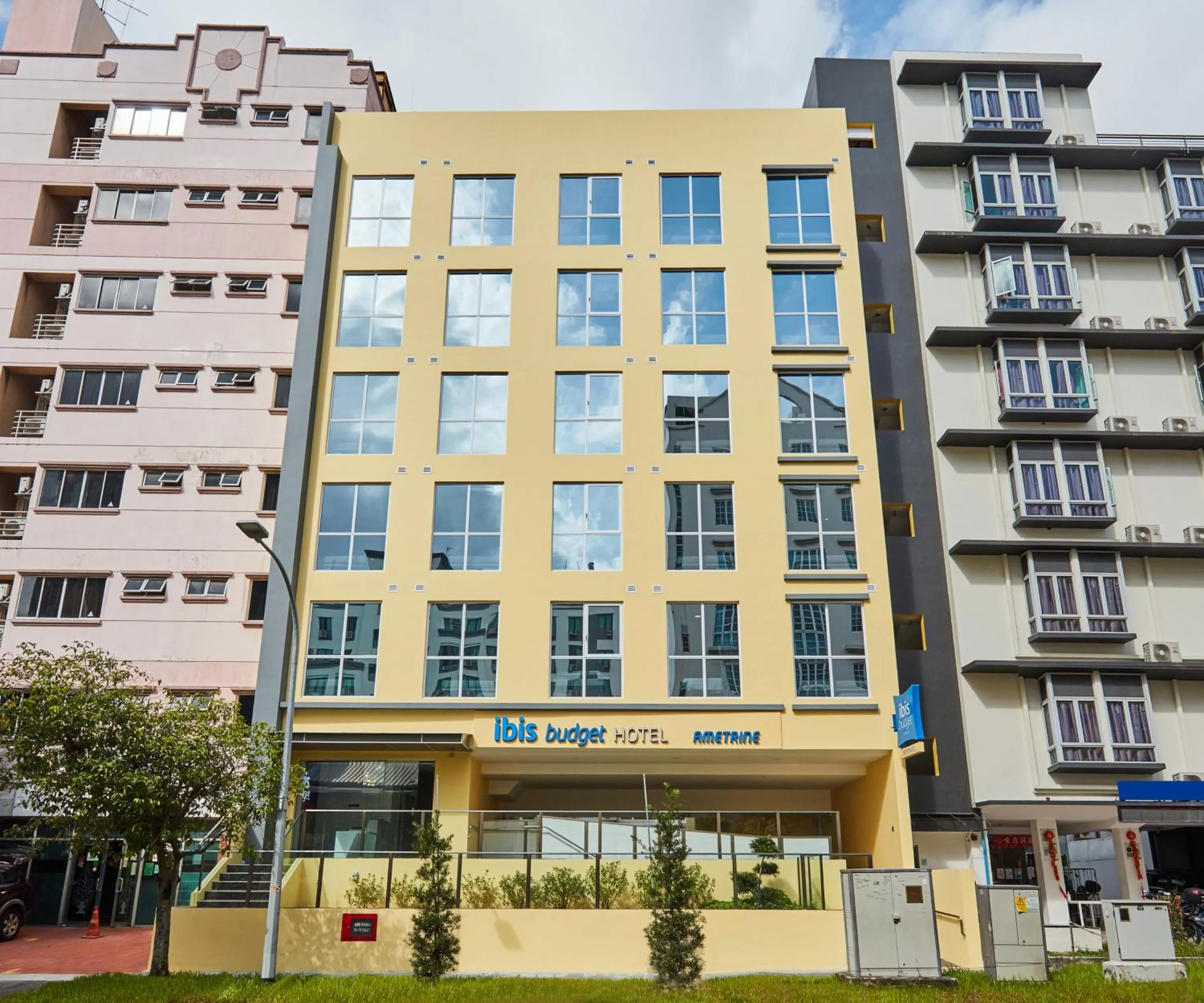 Property building in ibis budget Singapore Ametrine