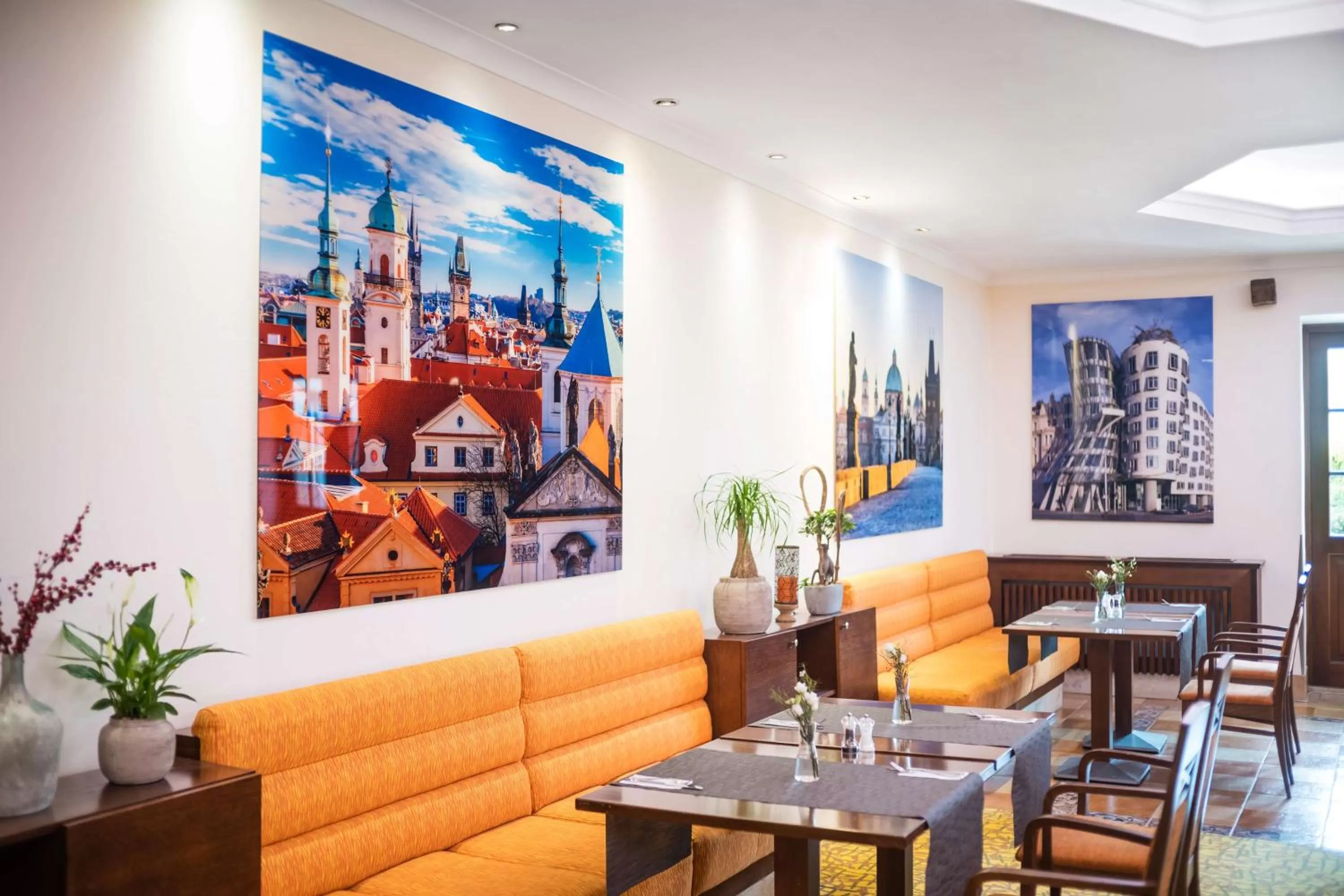 Restaurant/places to eat in Lindner Hotel Prague Castle, part of JdV by Hyatt
